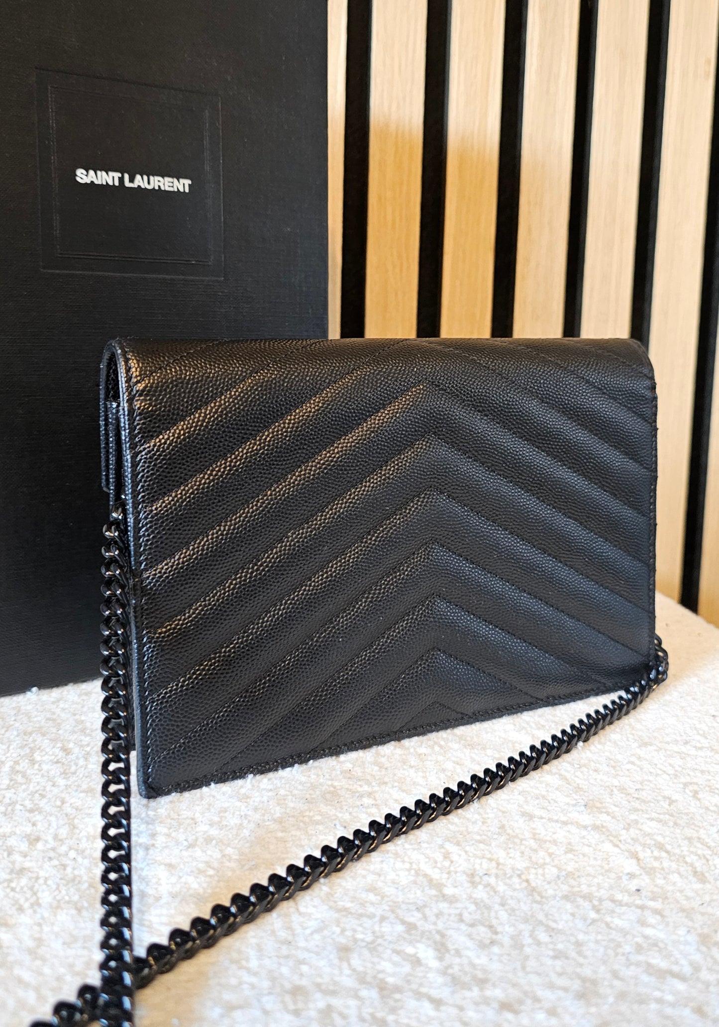 YSL - Saint Laurent Envelope chain wallet - Black.