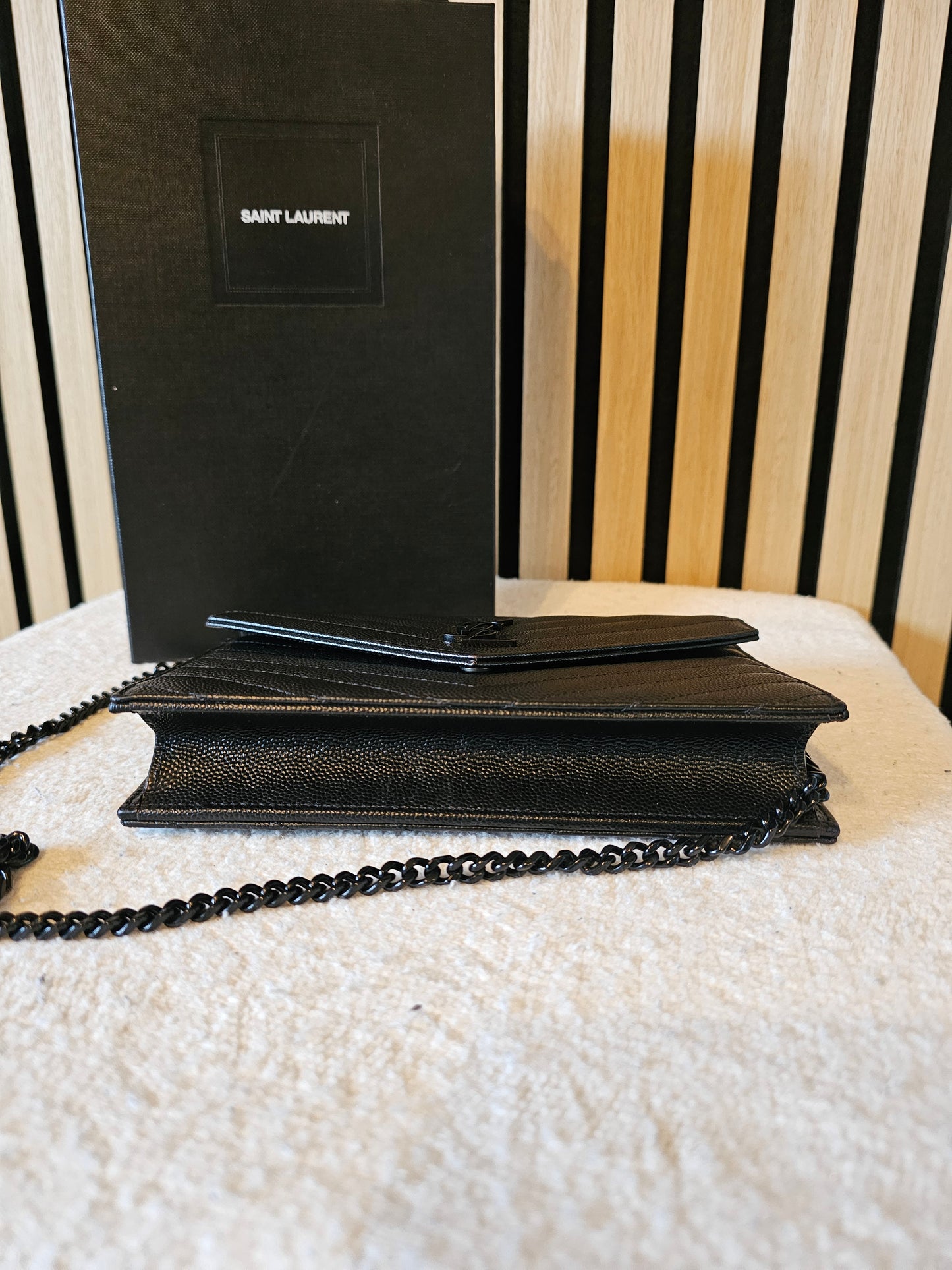 YSL - Saint Laurent Envelope chain wallet - Black.