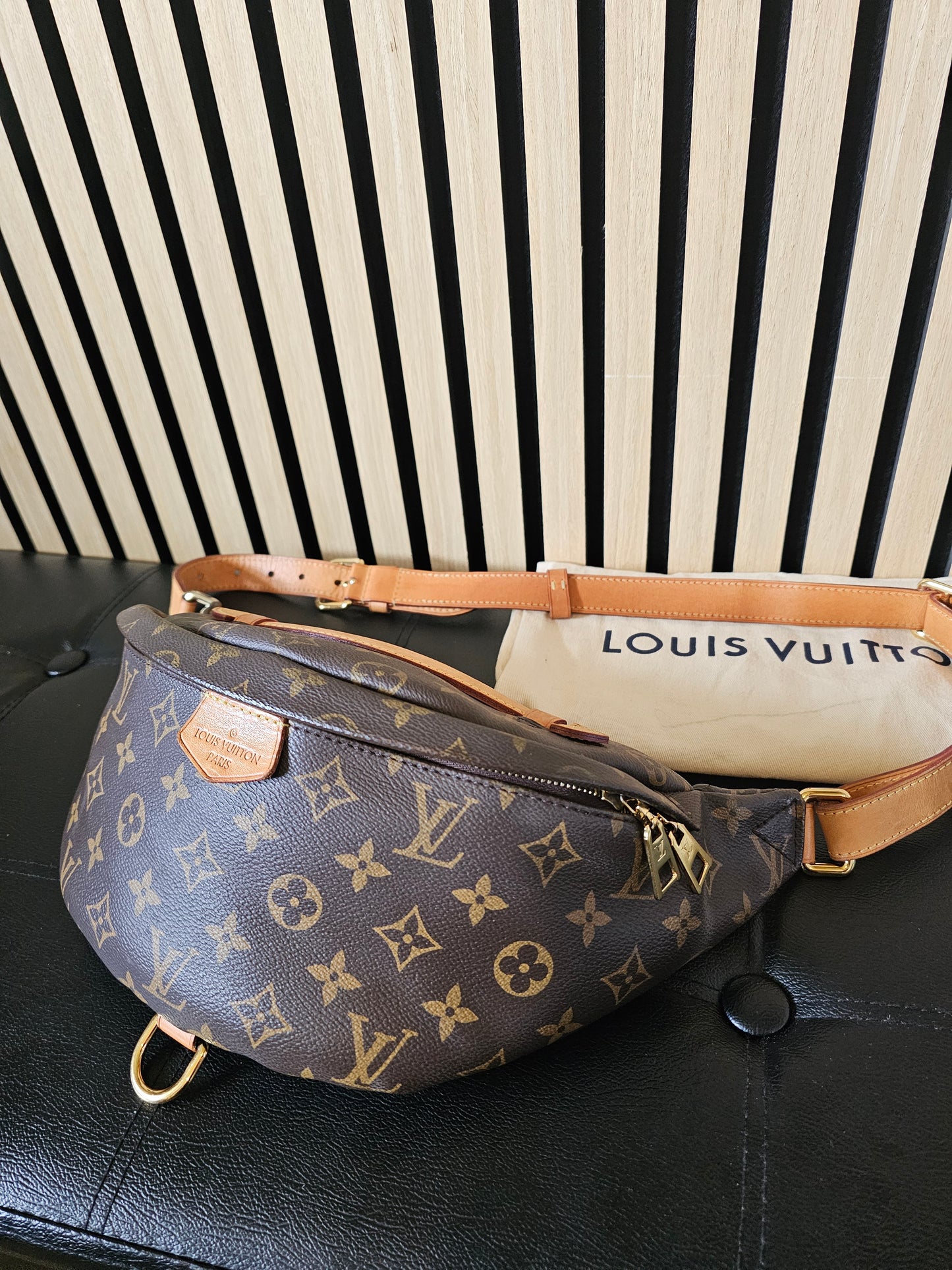 M43644 - Louis Vuitton Bumbag, MNG Kanvas.