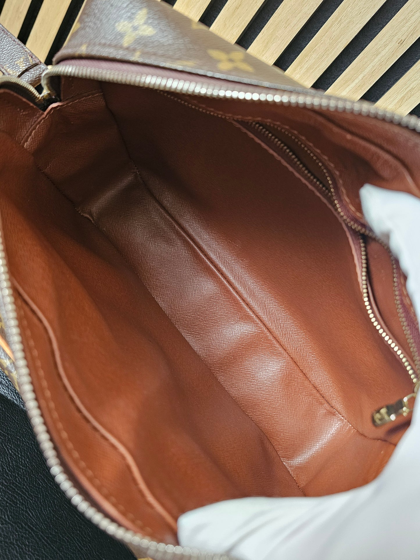 M45244 - Louis Vuitton Nile MM, monogram kanvas.