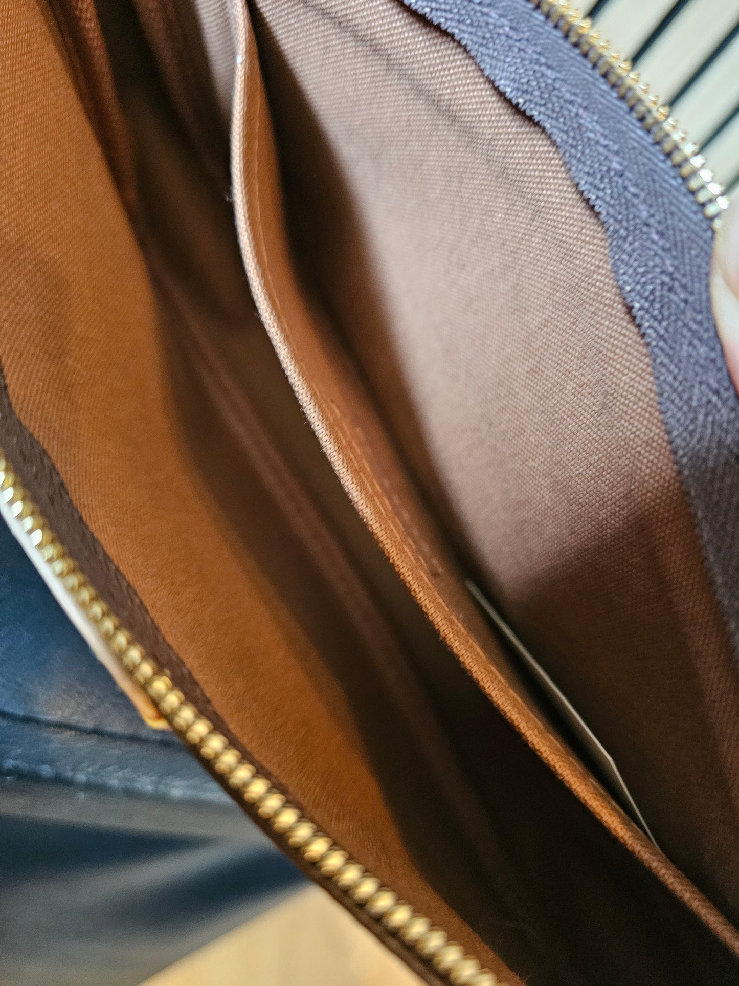 Louis Vuitton pochette accesories MNG kanvas.