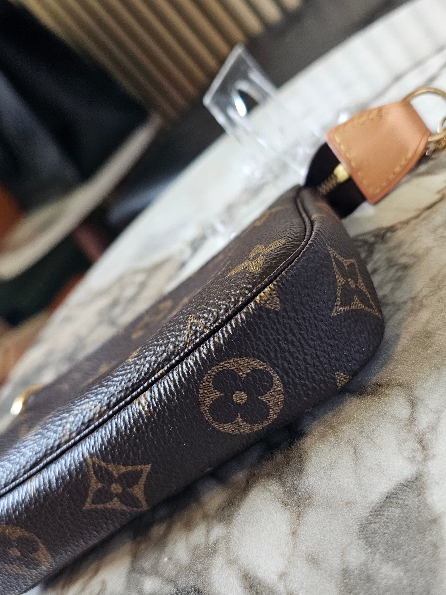 M58009 - Mini pochette accesories Mng. Kanvas.