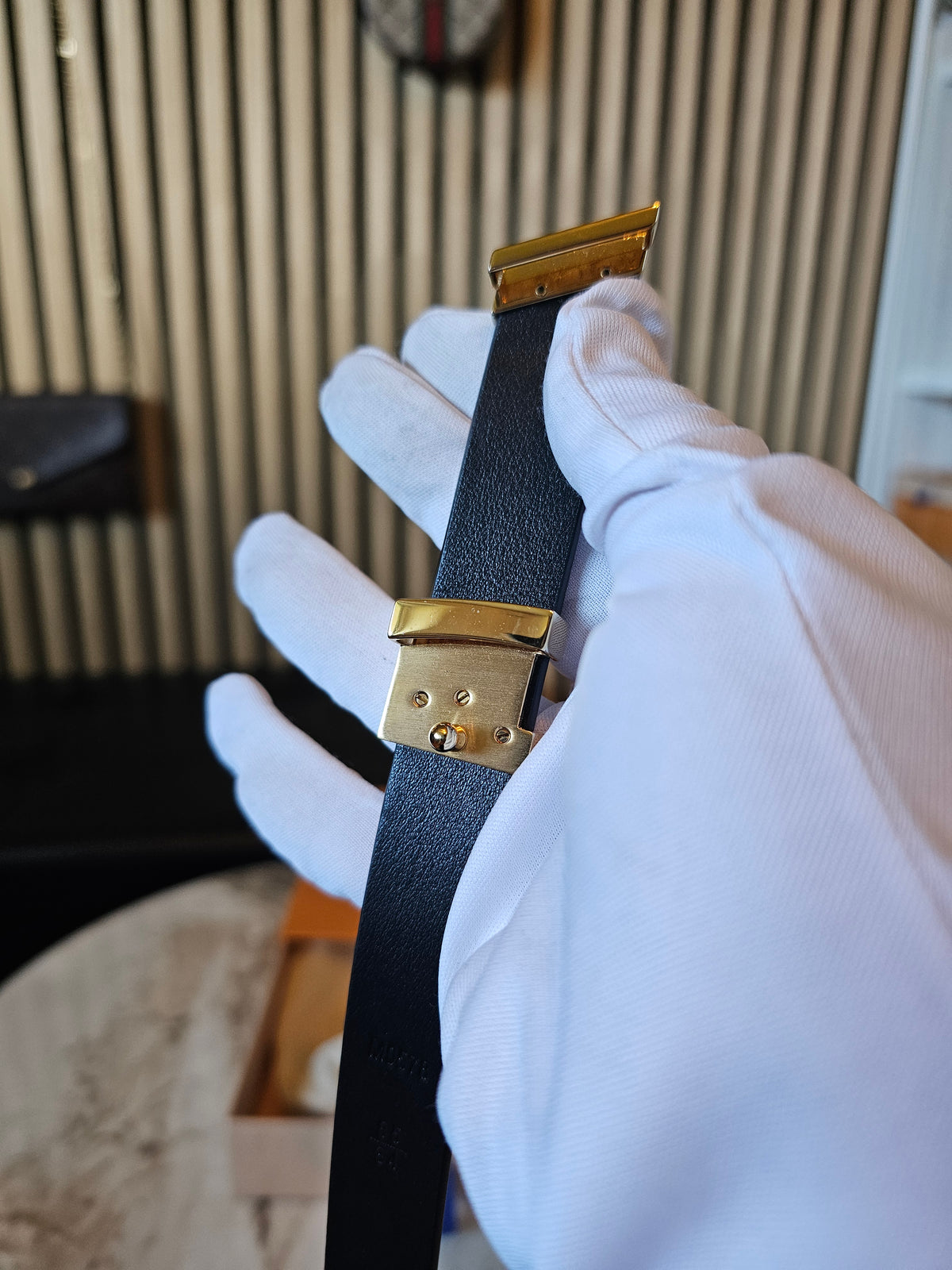 M9578 - Louis Vuitton LV iconic belt, 20mm, black leather.
