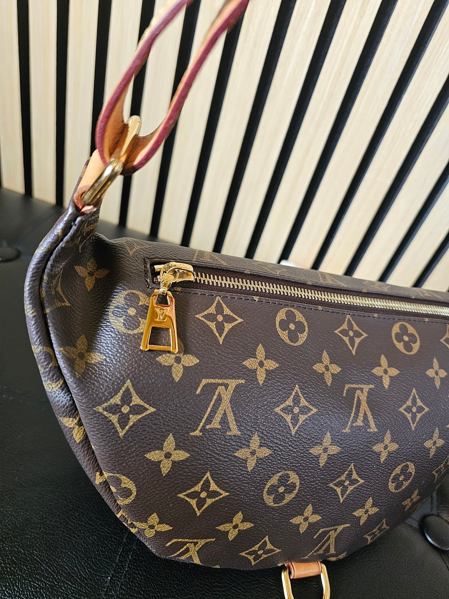 M43644 - Louis Vuitton Bumbag, MNG Kanvas.
