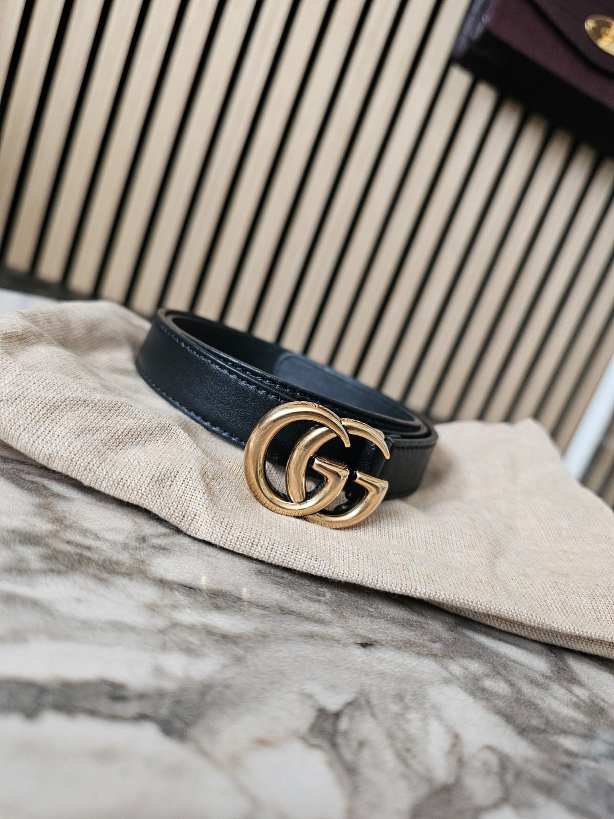 409417- Gucci GG thin belt, black.