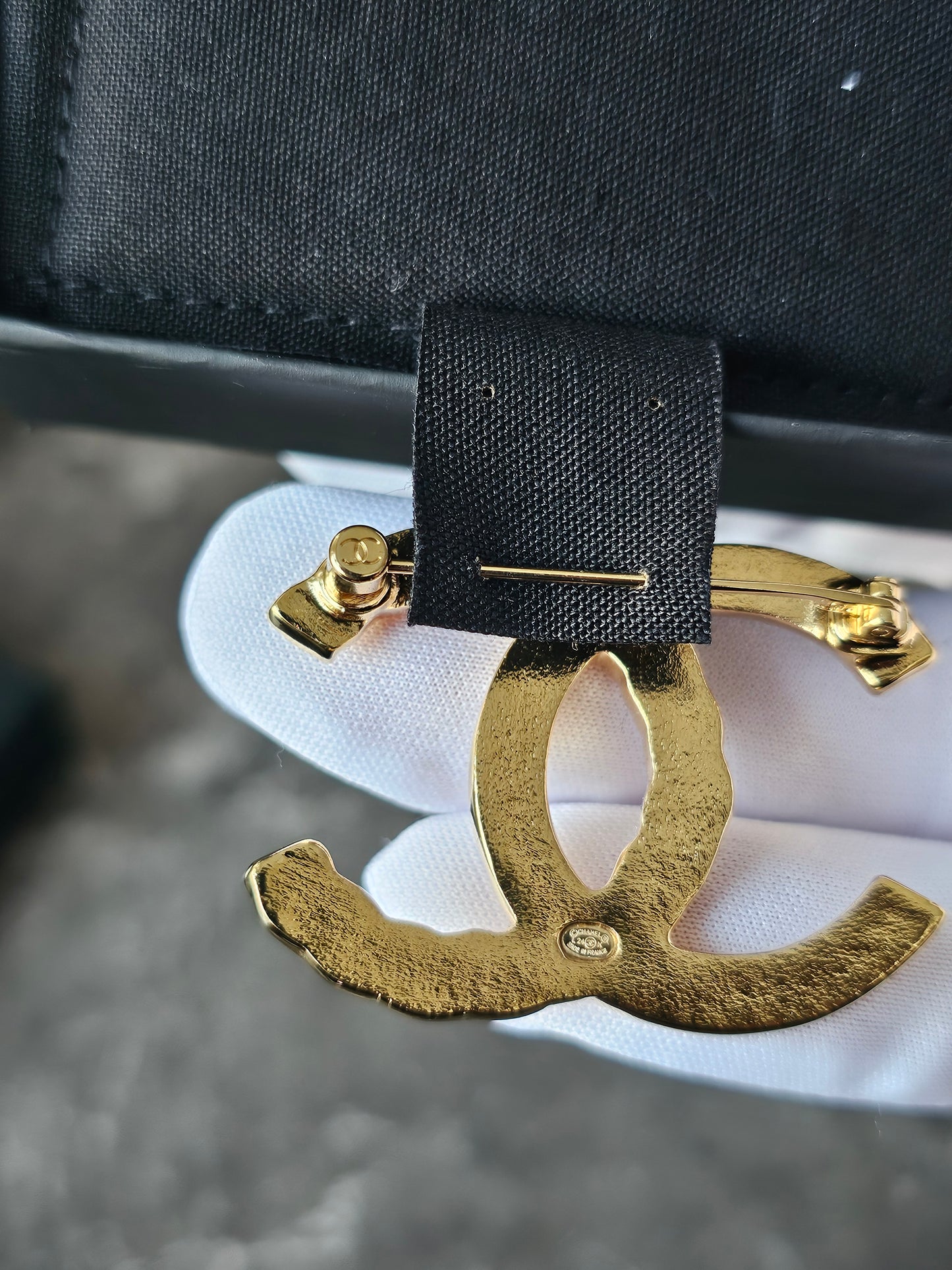 Chanel Broche, Golden ABE620