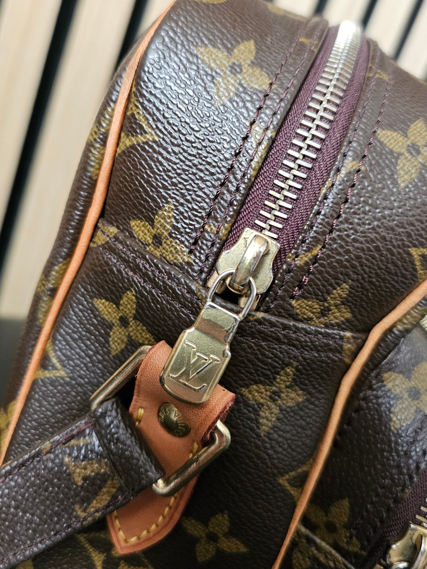 M45244 - Louis Vuitton Nile MM, monogram kanvas.