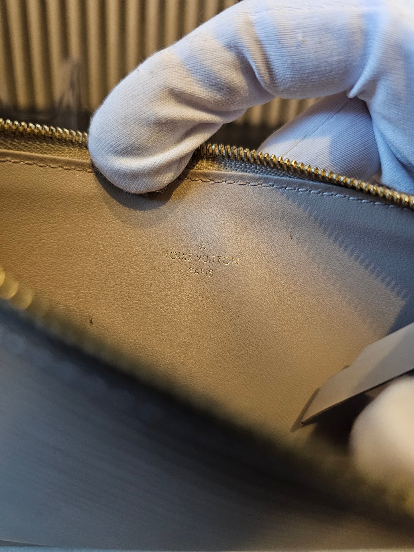 Luis Vuitton Pungsæt fra Felicie pochette. Beige epi leather.