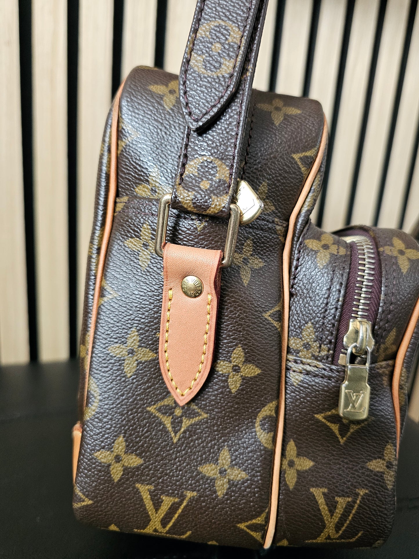 M45244 - Louis Vuitton Nile MM, monogram kanvas.