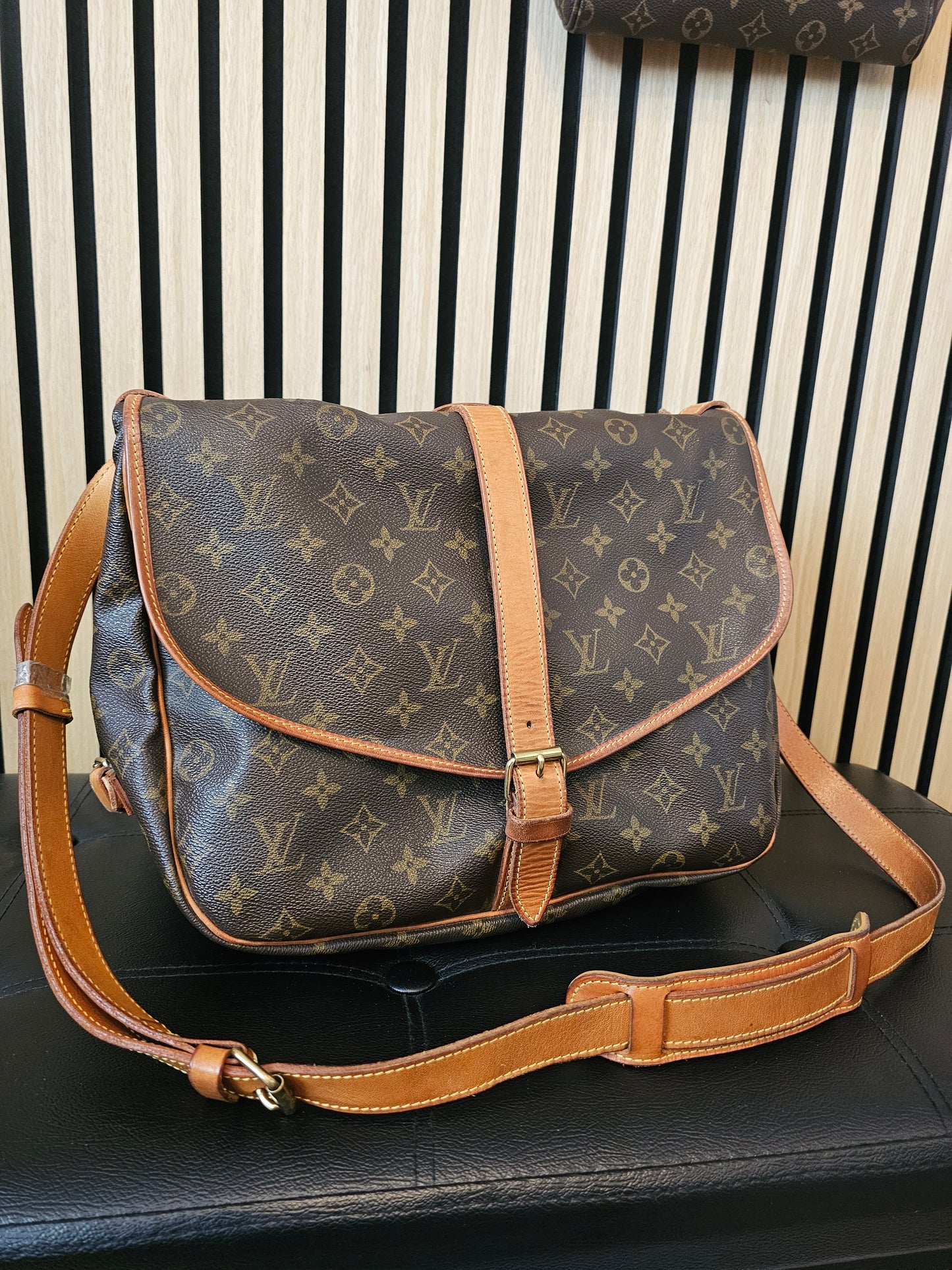 M42254 - Louis Vuitton bag, Saumur 35, MNG. Kanvas.