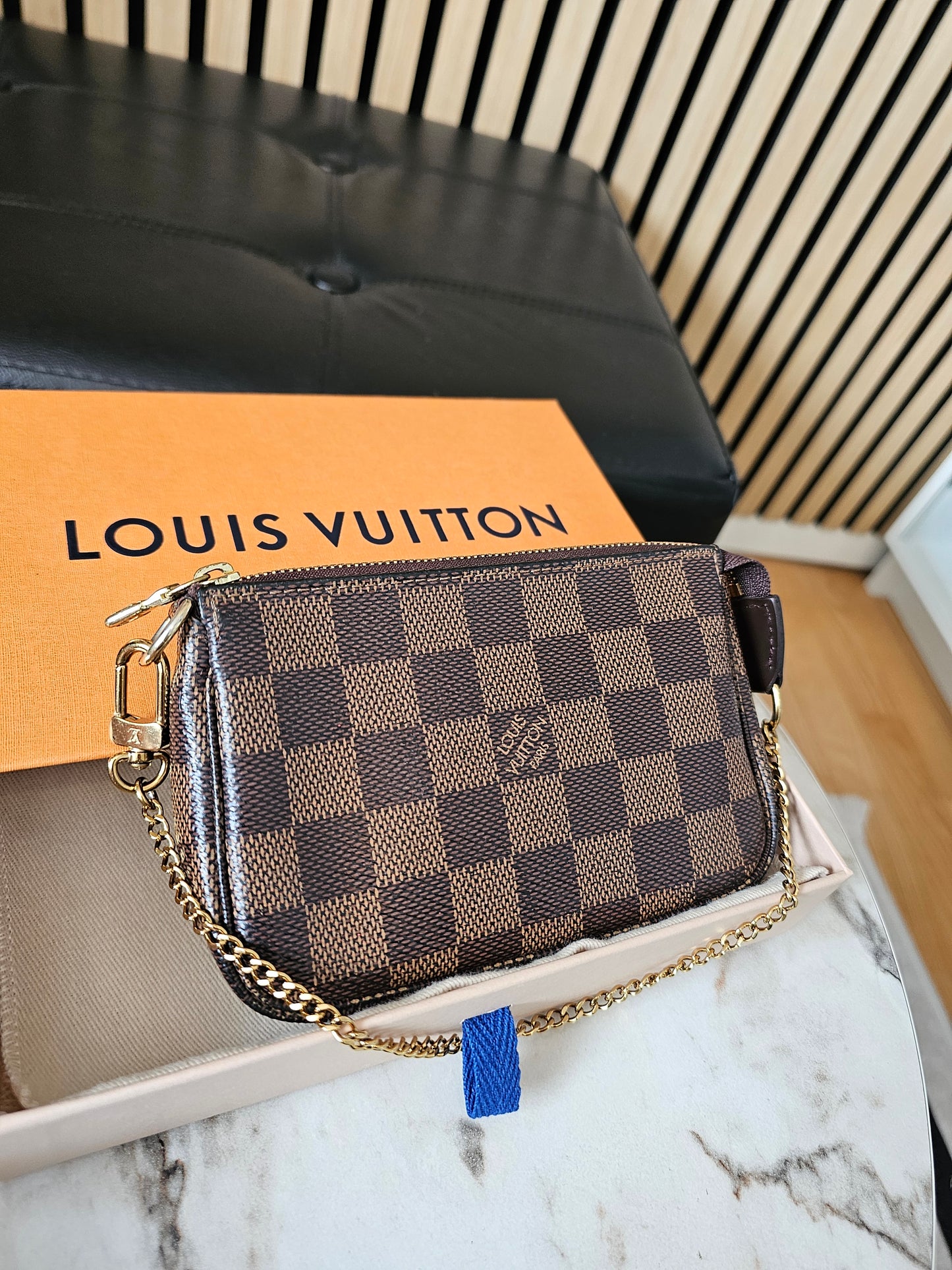 N58009 - Louis Vuitton mini pochette acc. Damier ebene.