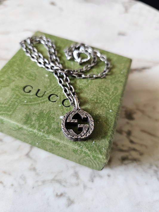 Gucci halskæde - interlocking silver.