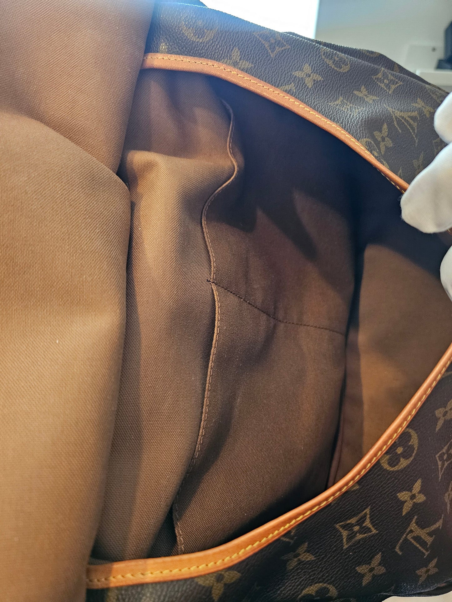 M42254 - Louis Vuitton bag, Saumur 35, MNG. Kanvas.
