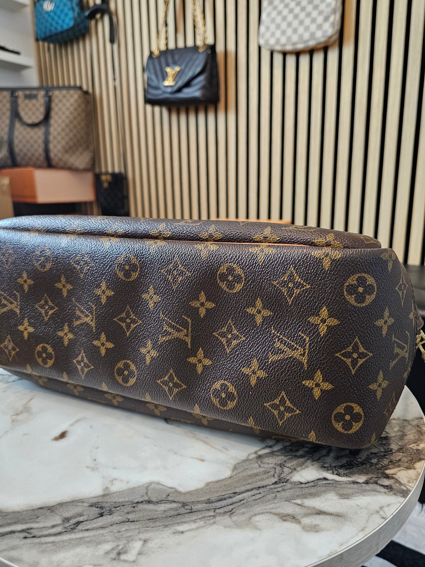 M47270 - Louis Vuitton Deauville bag i monogram kanvas.