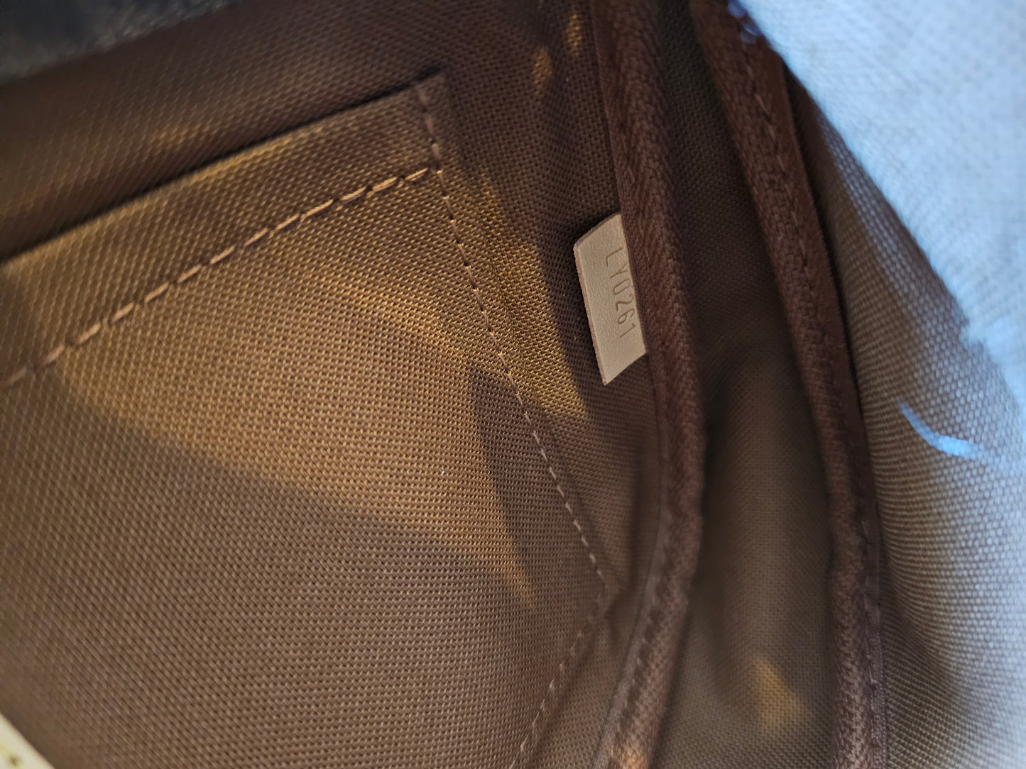 Louis Vuitton pochette accesories MNG kanvas.