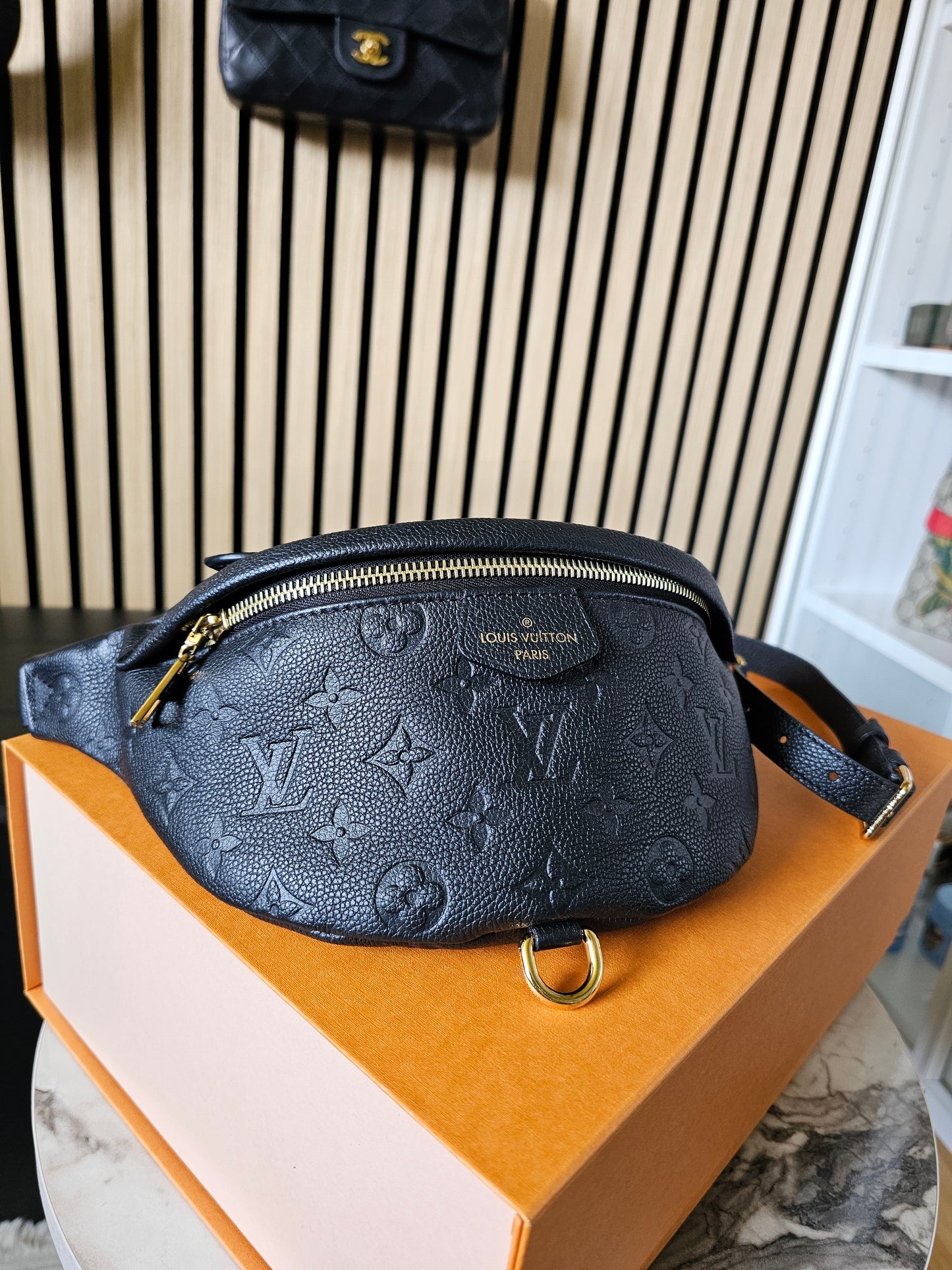 M44812 Louis Vuitton bumbag, Black, MNG. Empreinte lether.