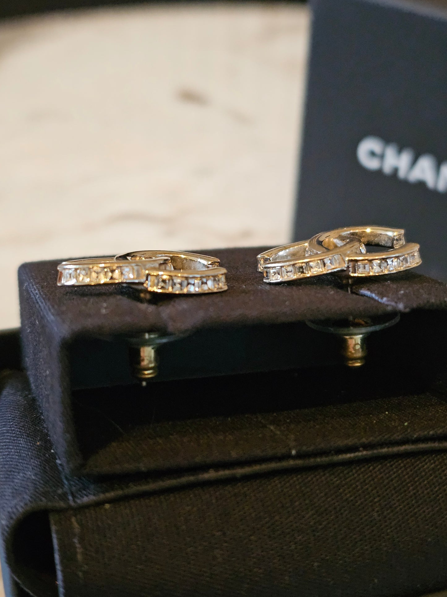 ABB798 - Chanel golden earrings with stones