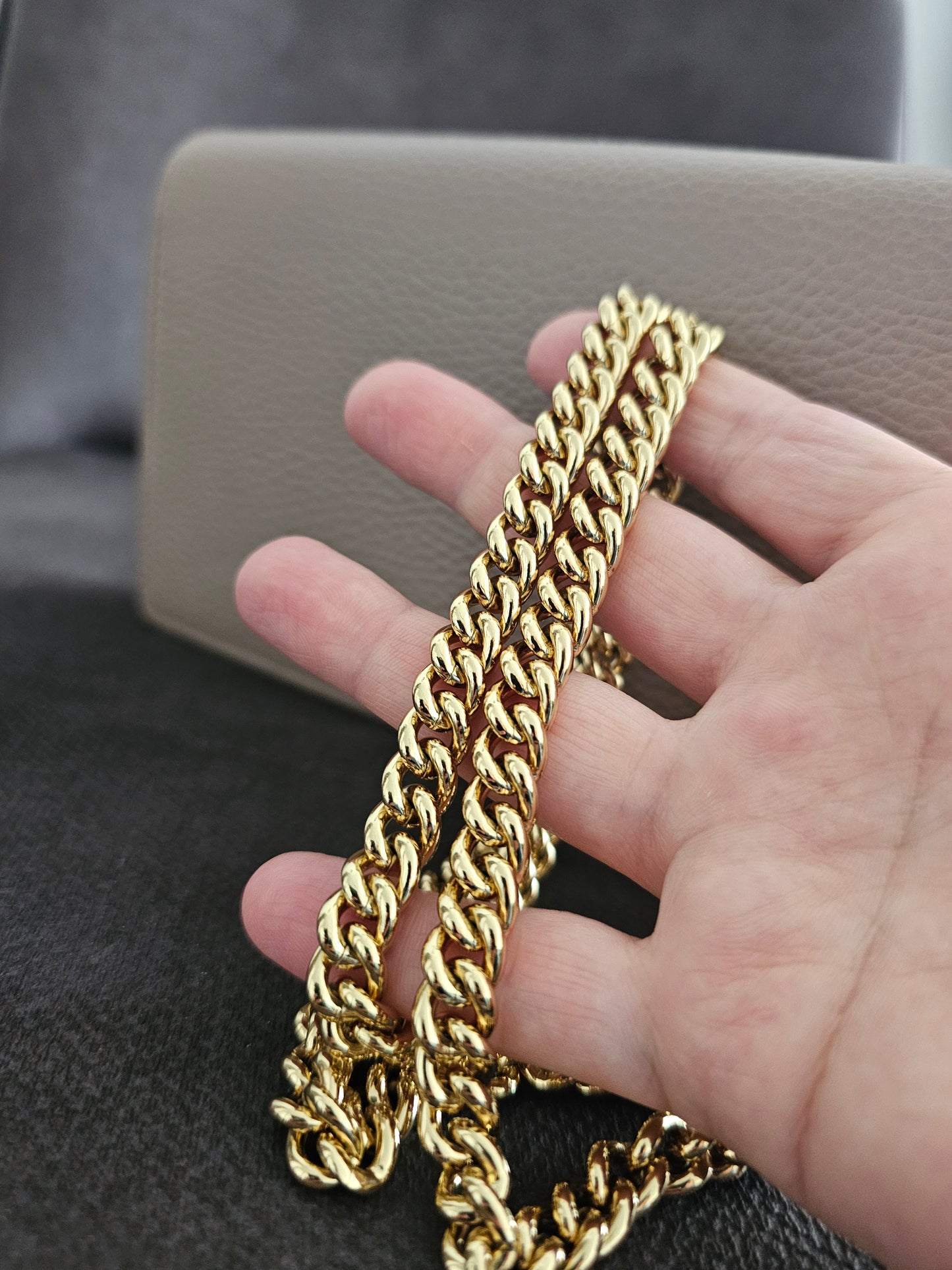 Gucci wallet on chain - Nude.