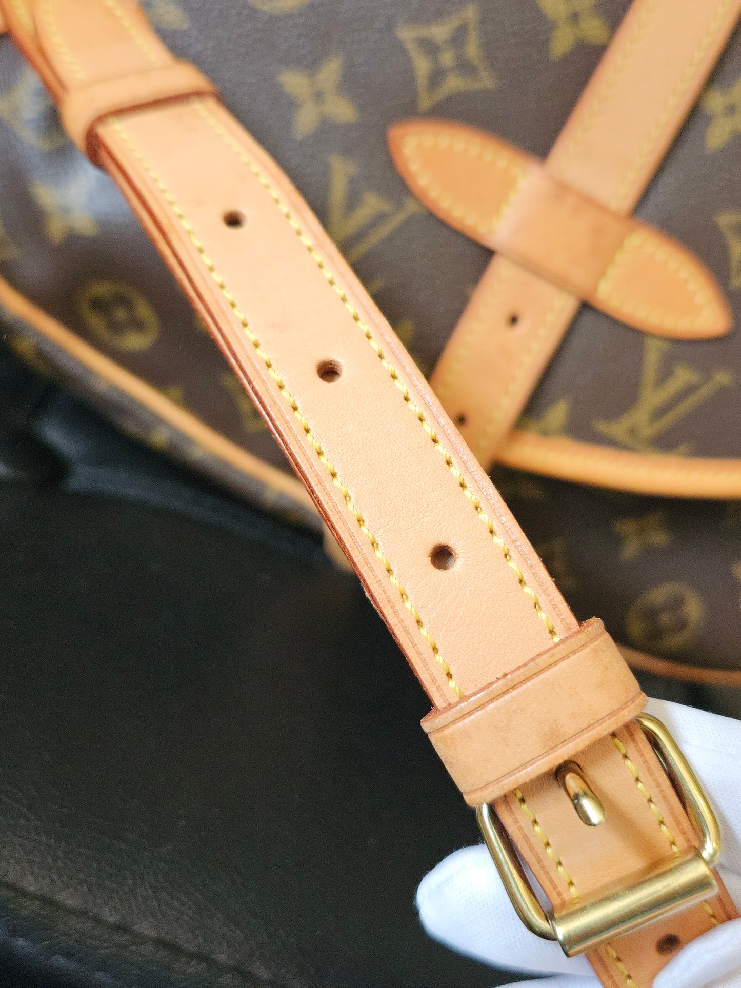 M42256 - Louis Vuitton Saumur 30, MNG. Kanvas.