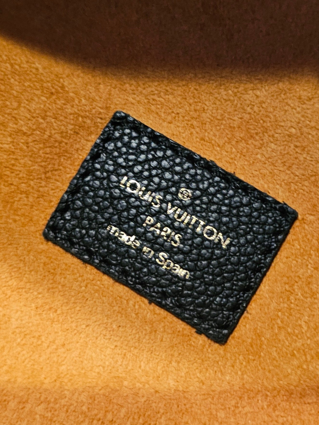 M44812- Louis Vuitton Bumbag in Monogram, black empreinte leather.