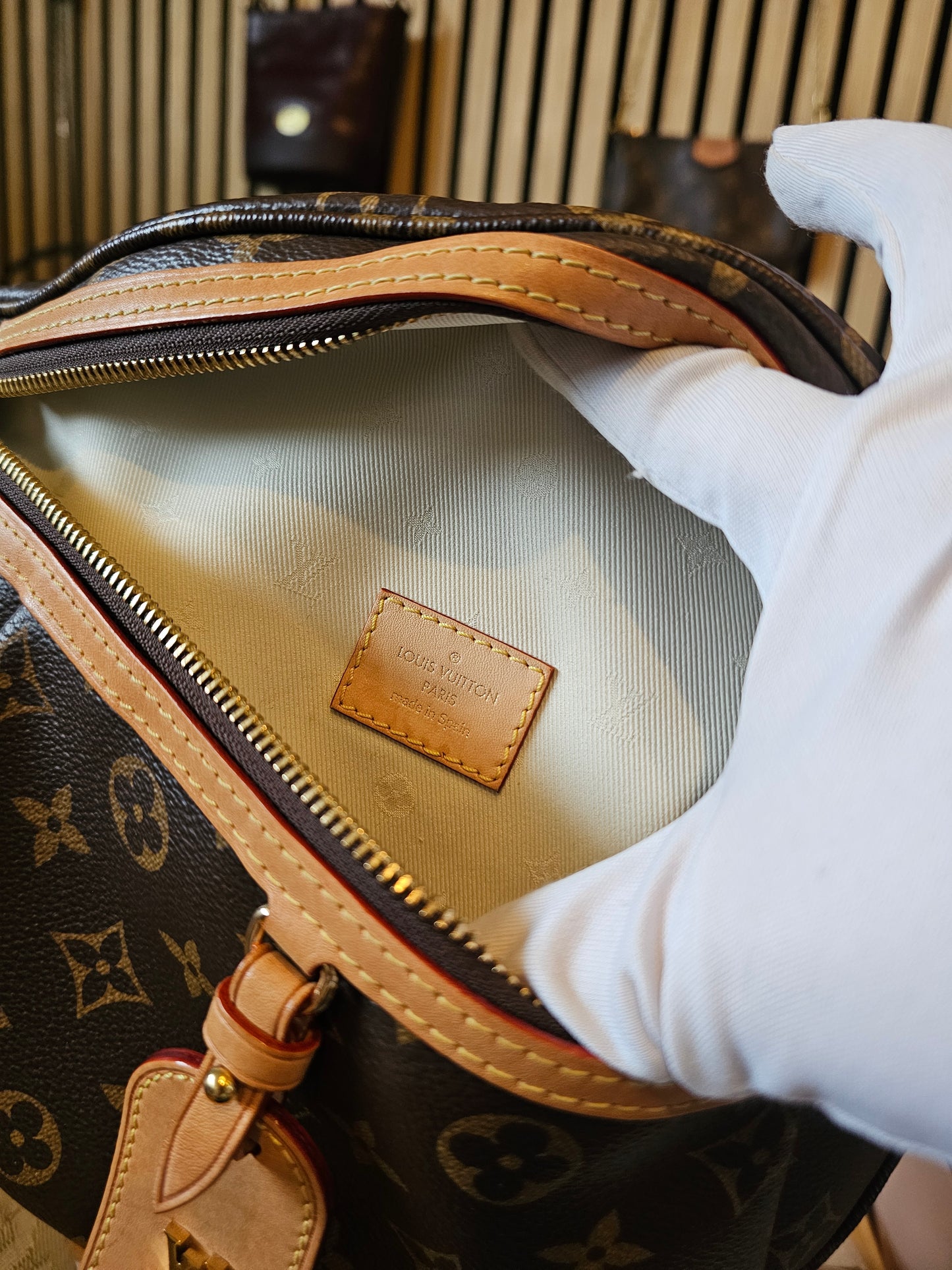 M46784 - Louis Vuitton bumbag, High Rise in Monogram kanvas.