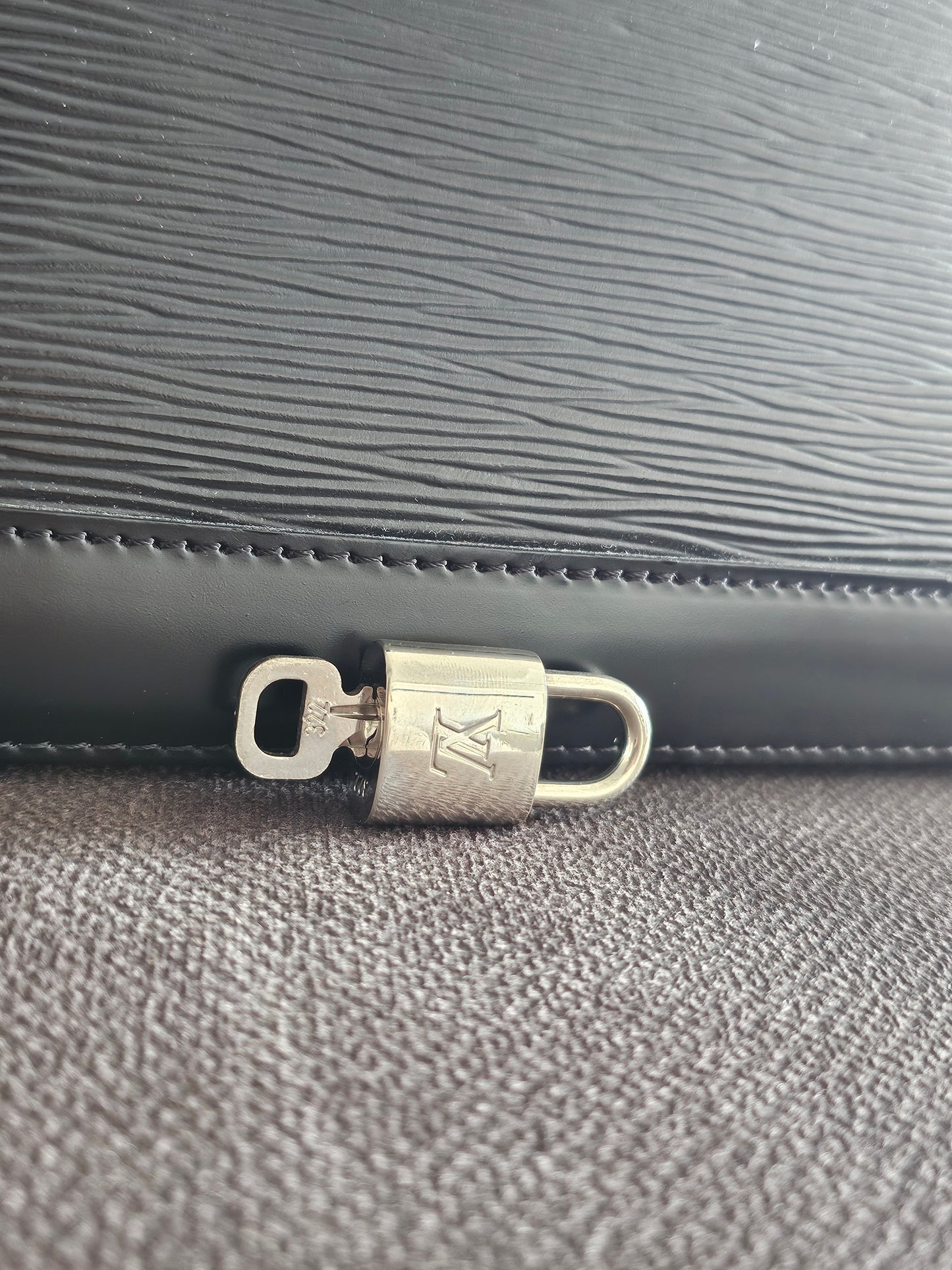 Louis Vuitton Alma PM, Black epi leather, SHW.