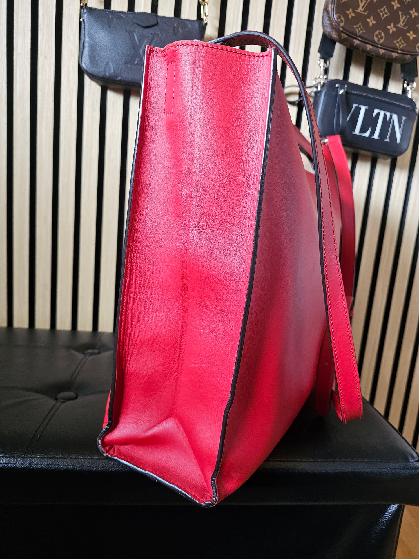 GUCCI XL tote bag.