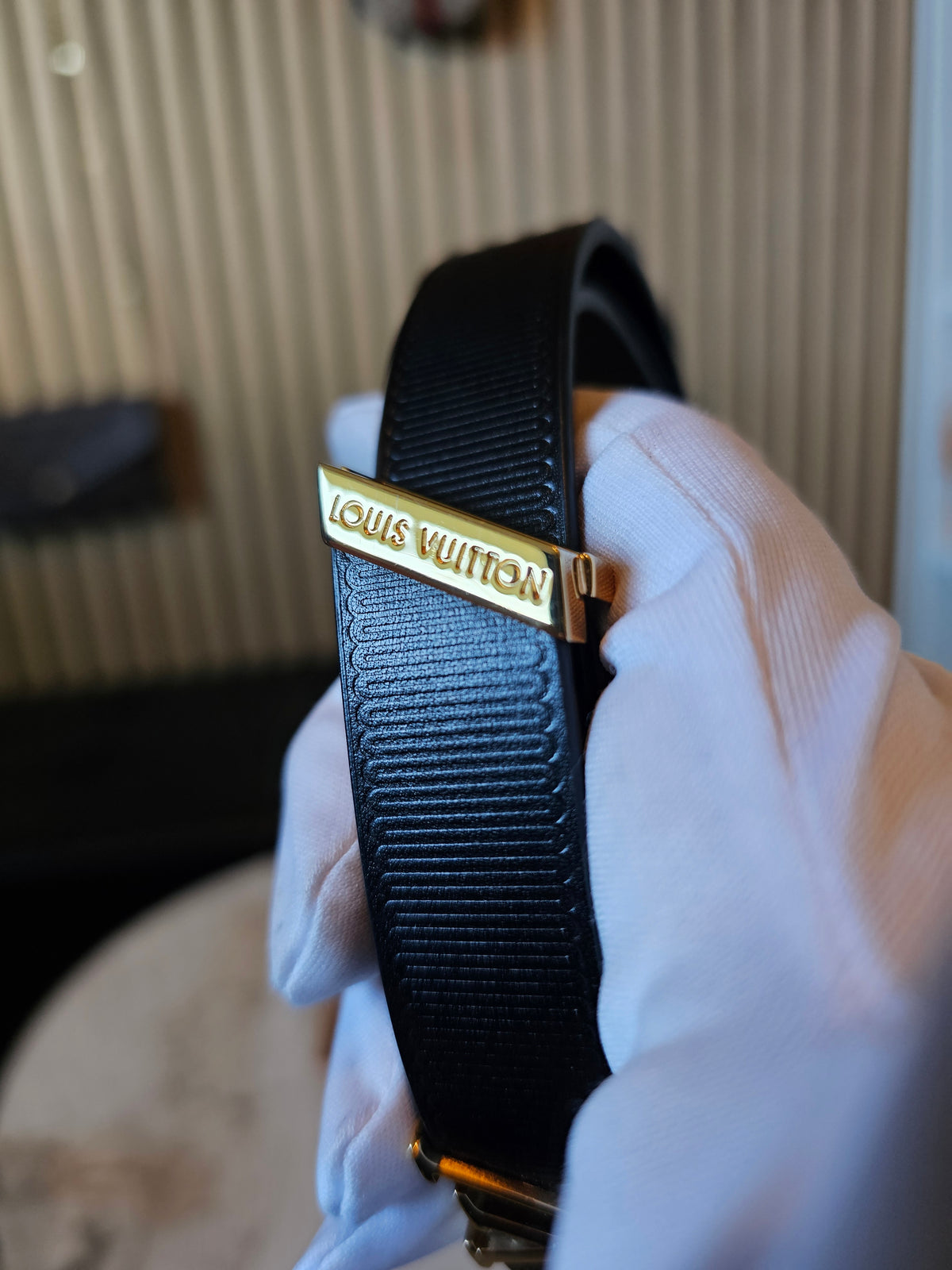 M9578 - Louis Vuitton LV iconic belt, 20mm, black leather.