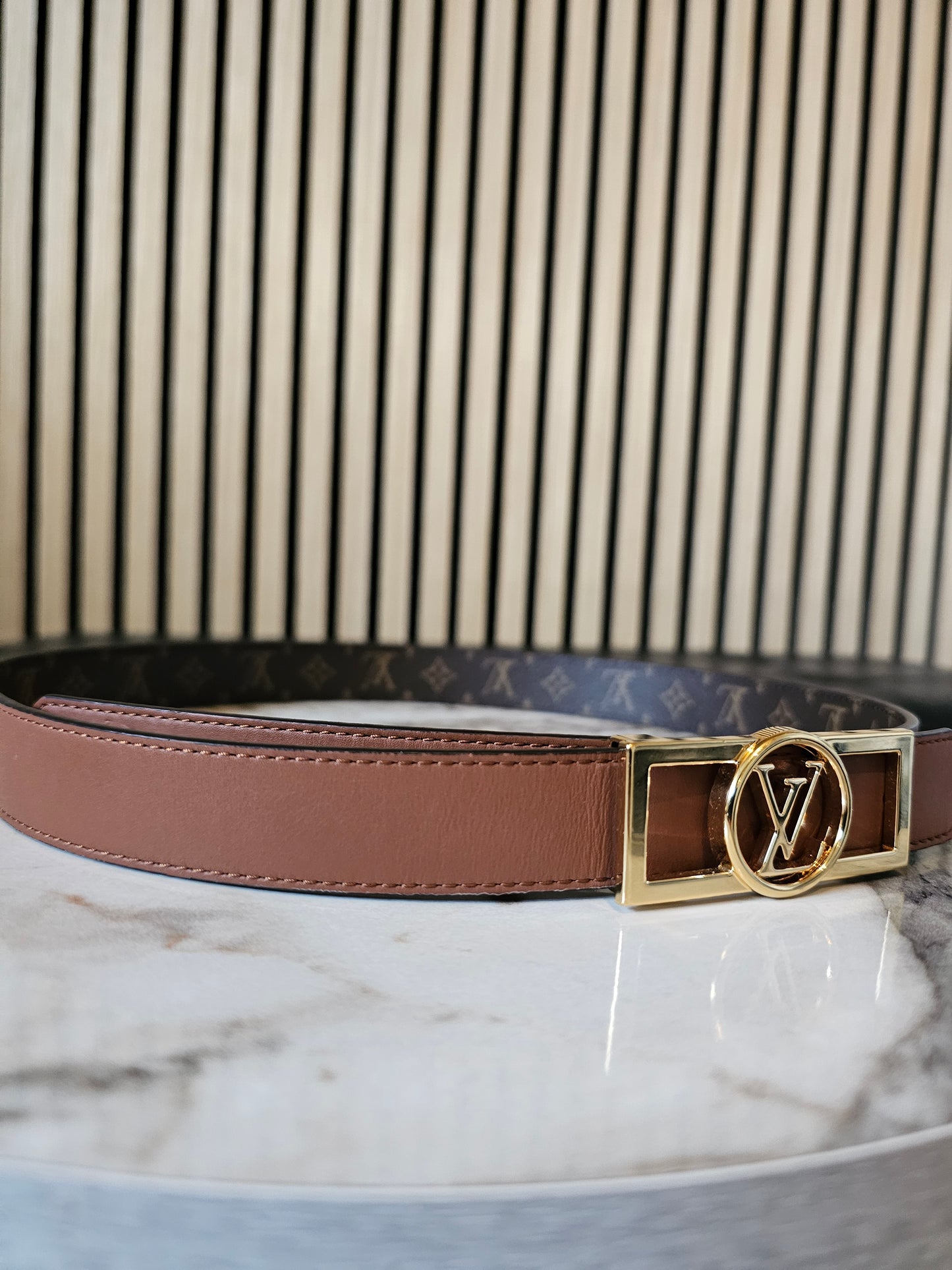 M0196- Louis Vuitton Dauphine reversible belt.