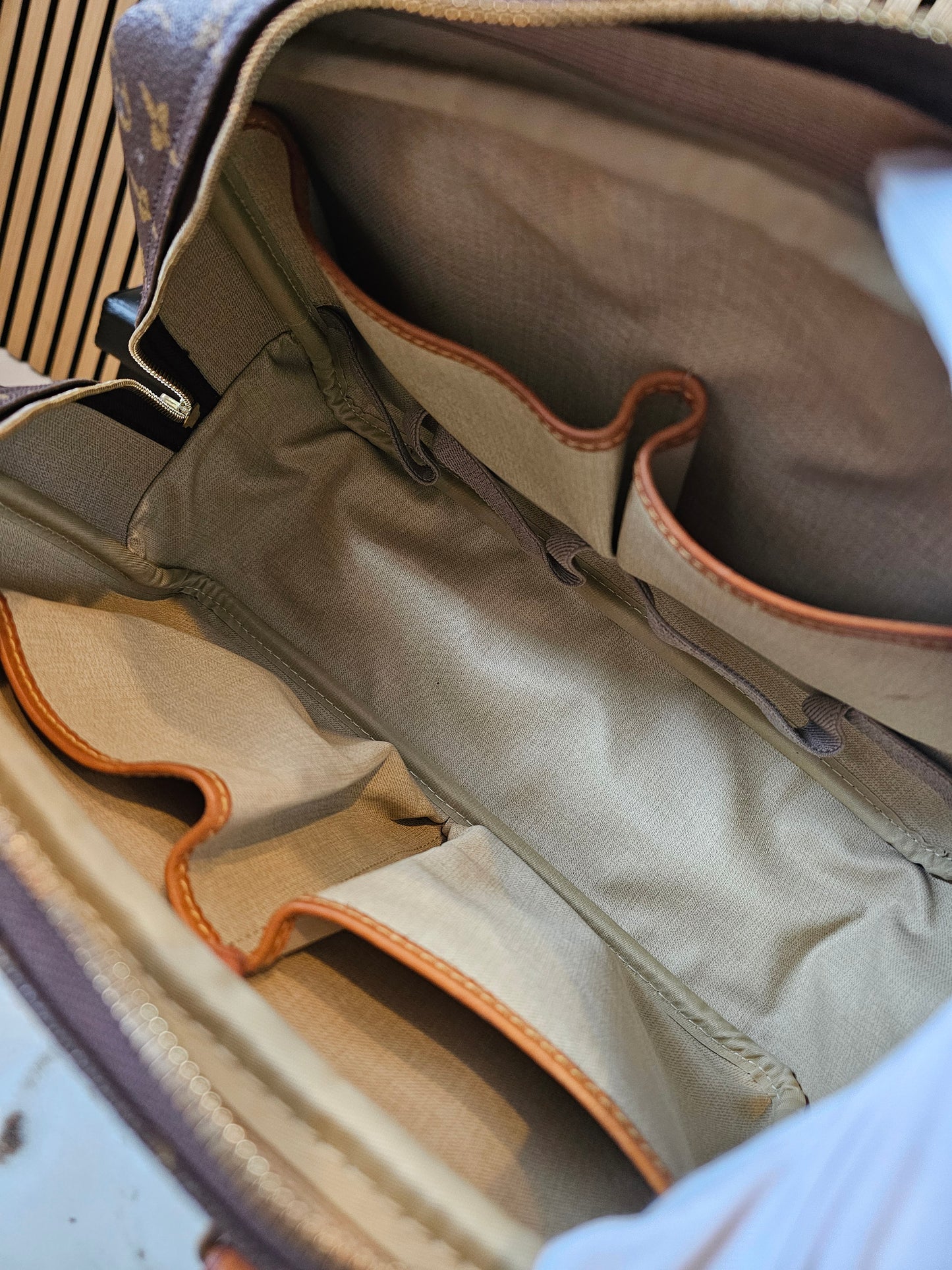 M47270 - Louis Vuitton Deauville bag i monogram kanvas.