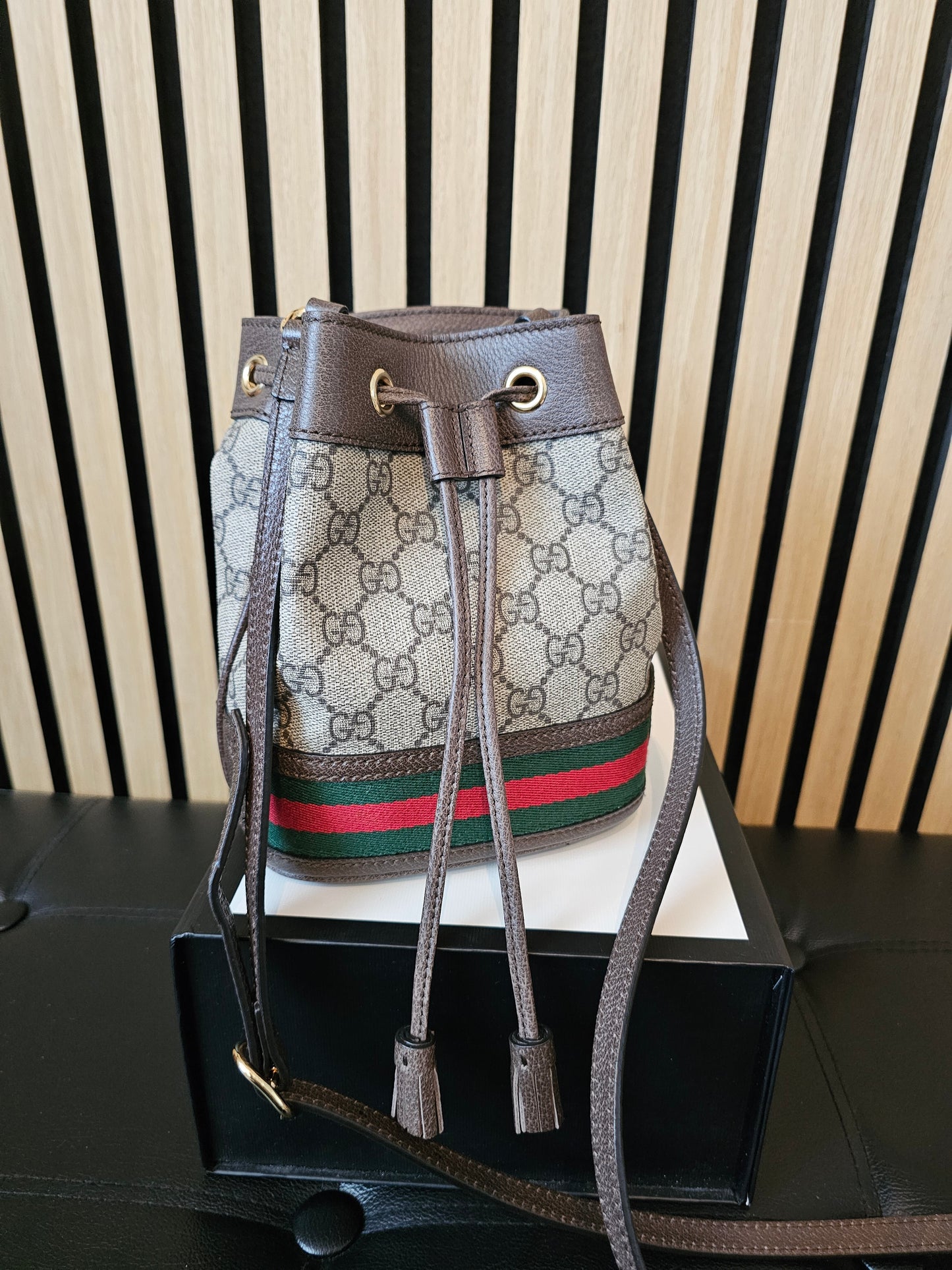 550620 - Gucci ophidia bucket bag, GG supreme kanvas.