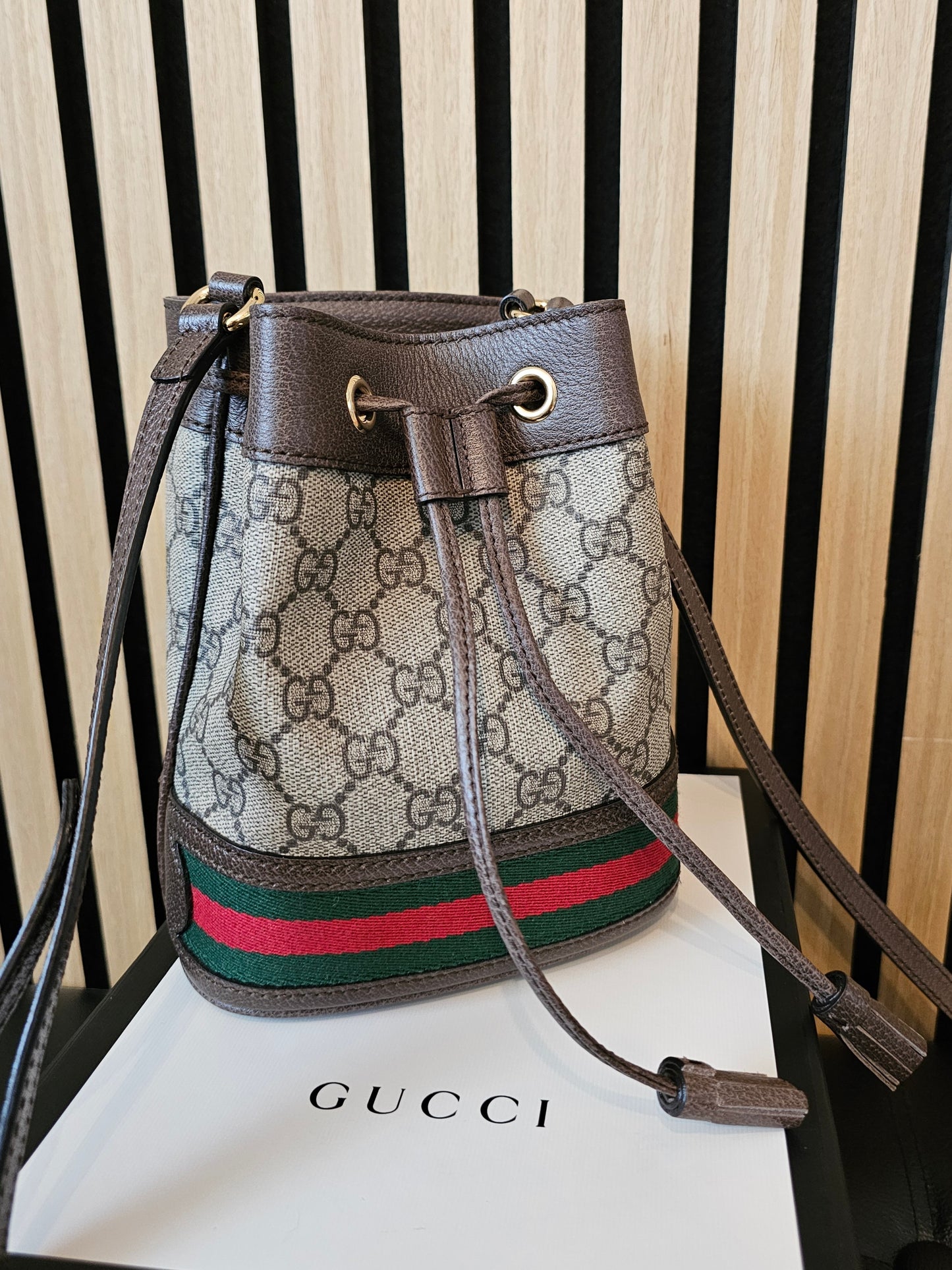 550620 - Gucci ophidia bucket bag, GG supreme kanvas.