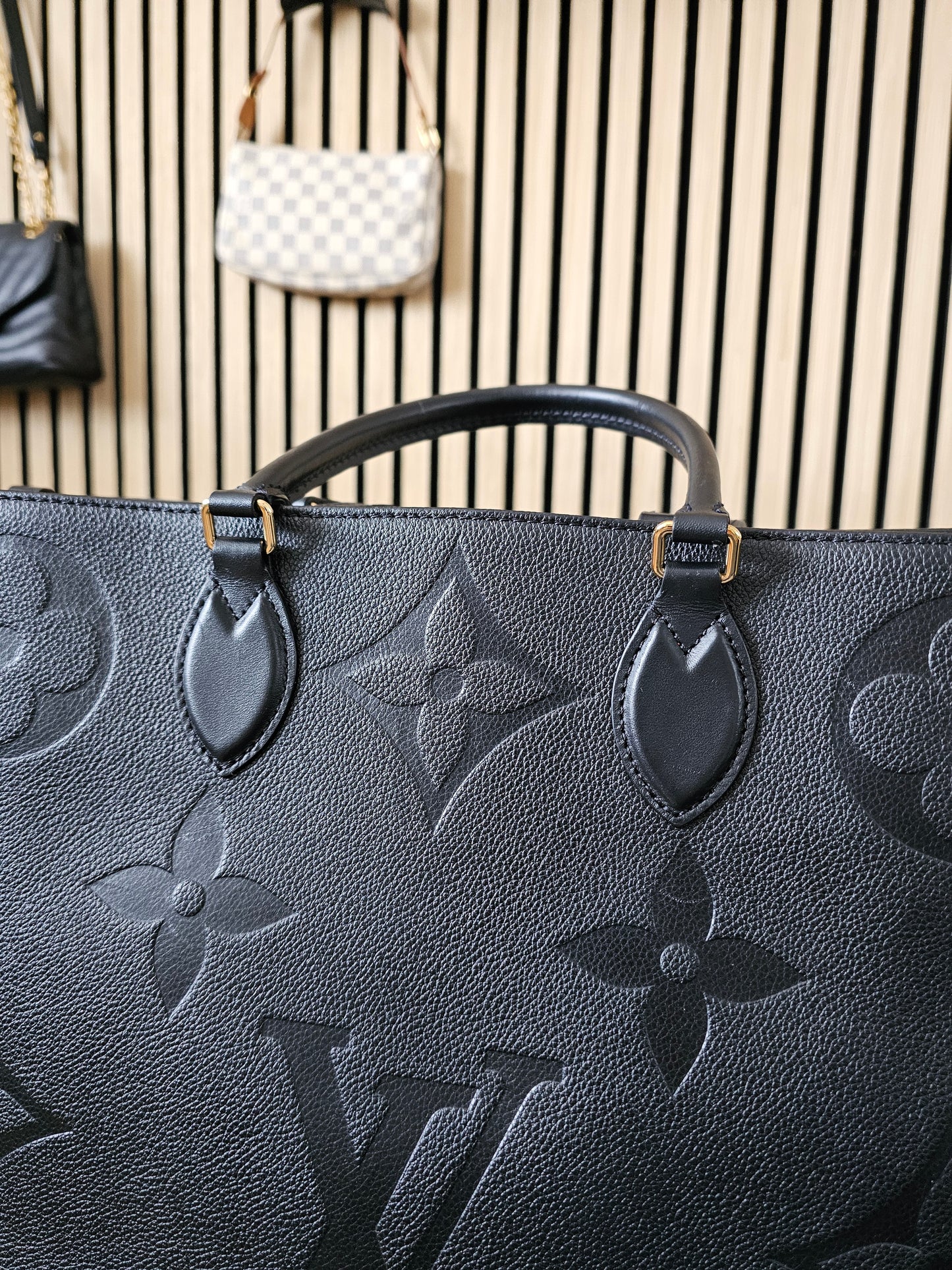 Onthego GM, black MNG empreinthe leather