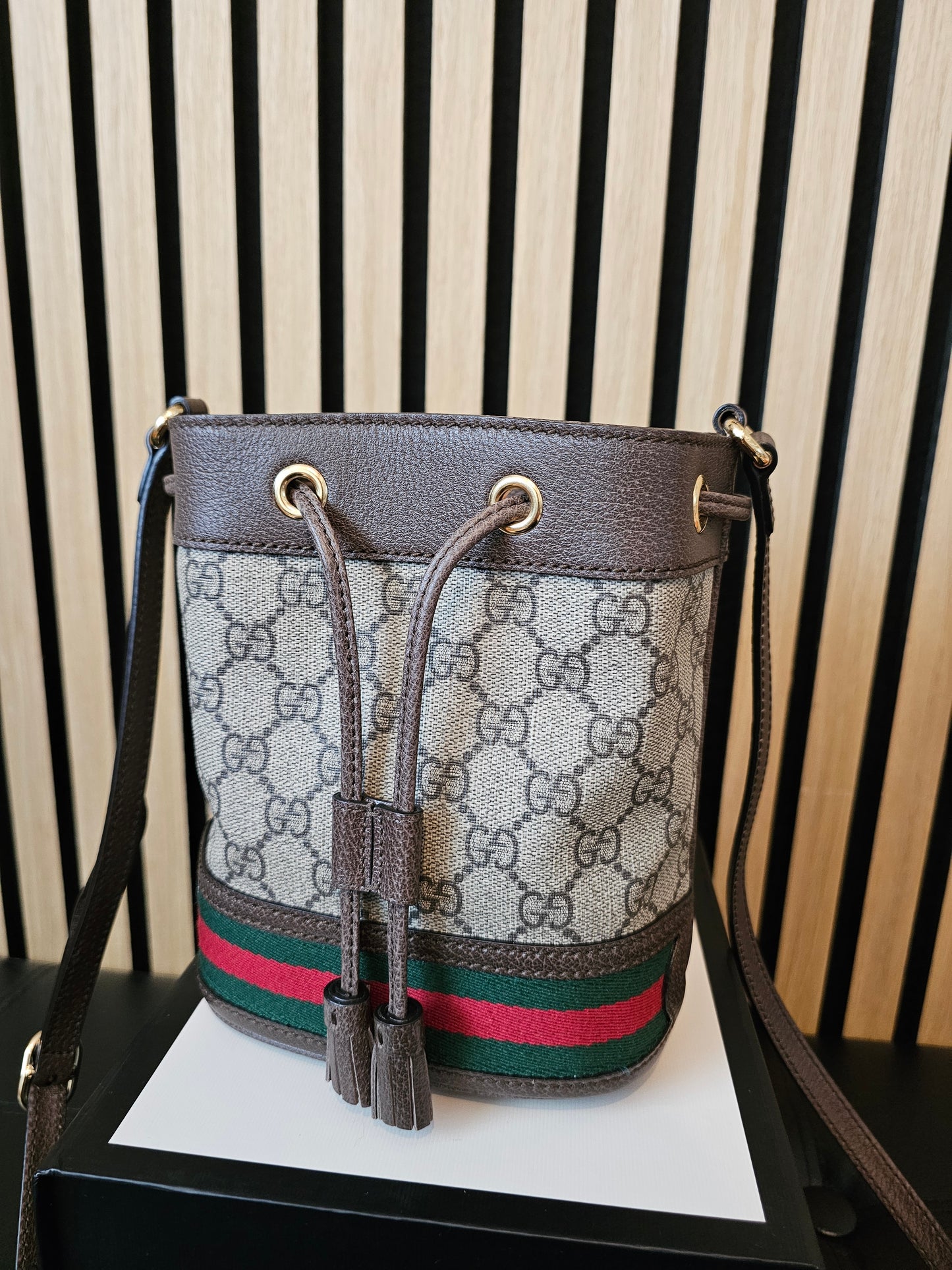 550620 - Gucci ophidia bucket bag, GG supreme kanvas.