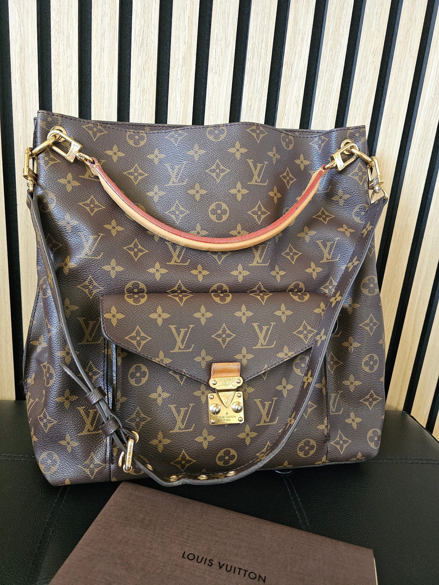 M40781 - Louis Vuitton Metis Hobo, monogram kanvas.