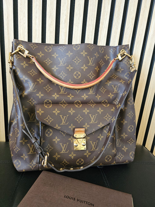 M40781 - Louis Vuitton Metis Hobo, monogram kanvas.
