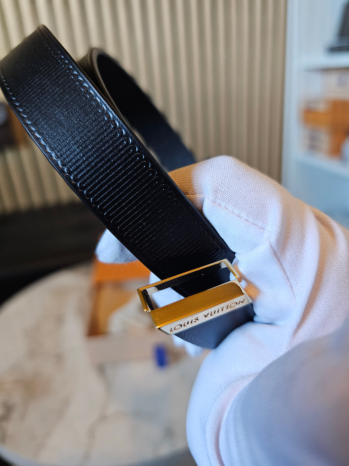 M9578 - Louis Vuitton LV iconic belt, 20mm, black leather.