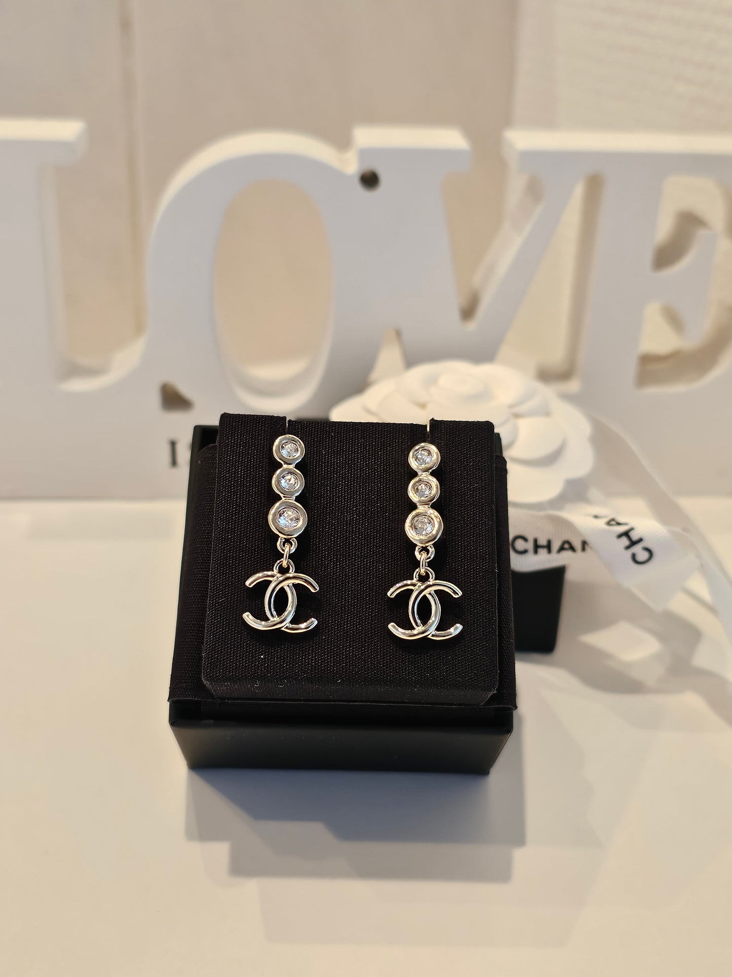 ABC188 Chanel øreringe - Golden pendants with Stones and CC.