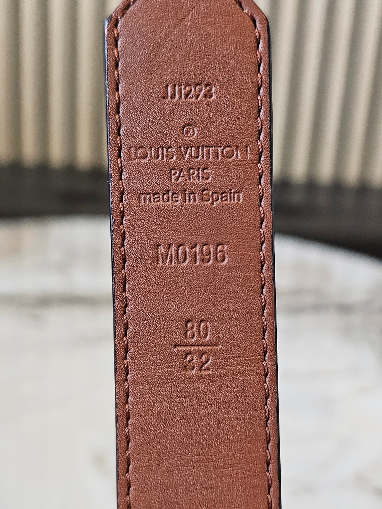 M0196- Louis Vuitton Dauphine reversible belt.