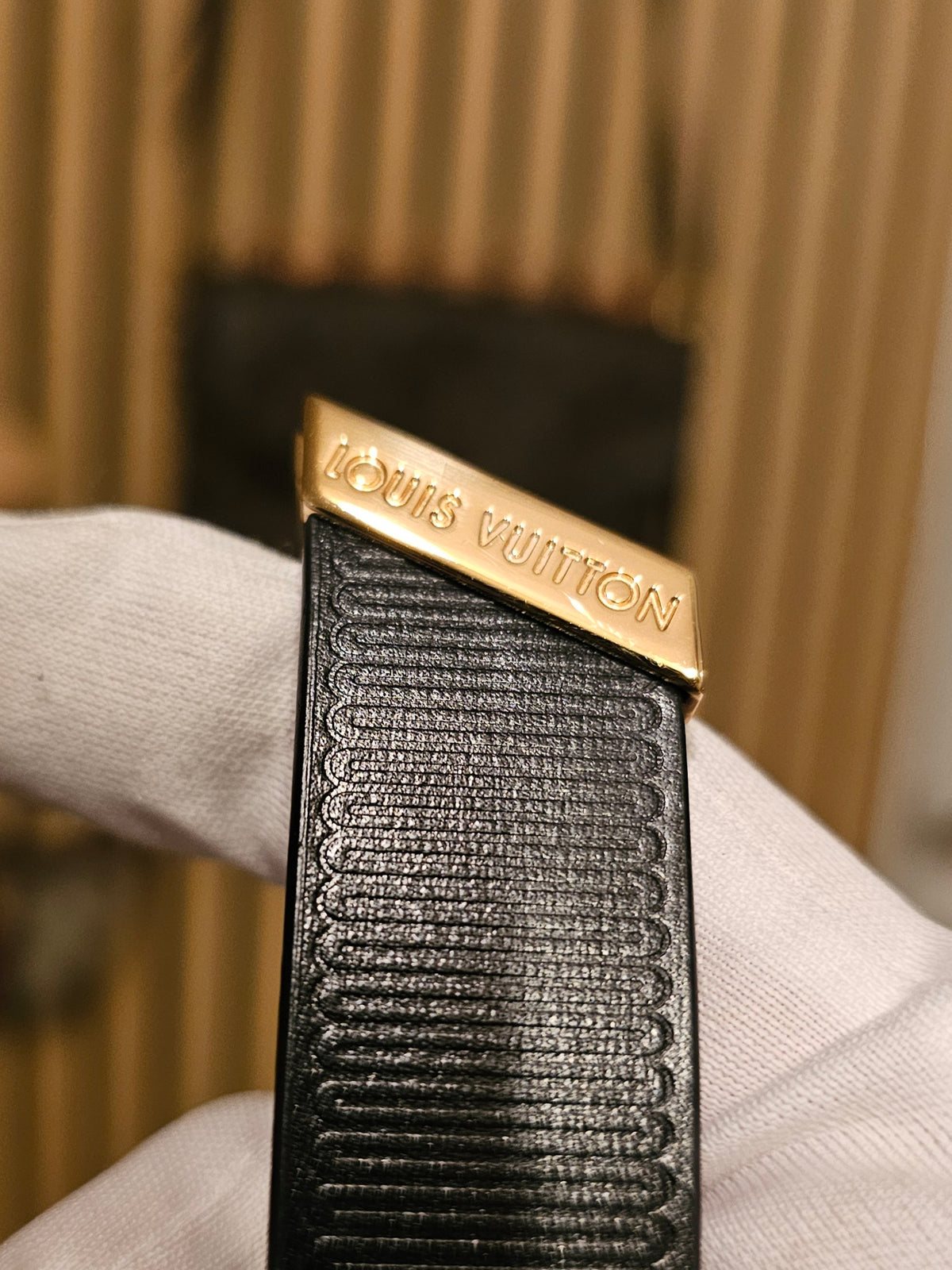 M9578 - Louis Vuitton LV iconic belt, 20mm, black leather.