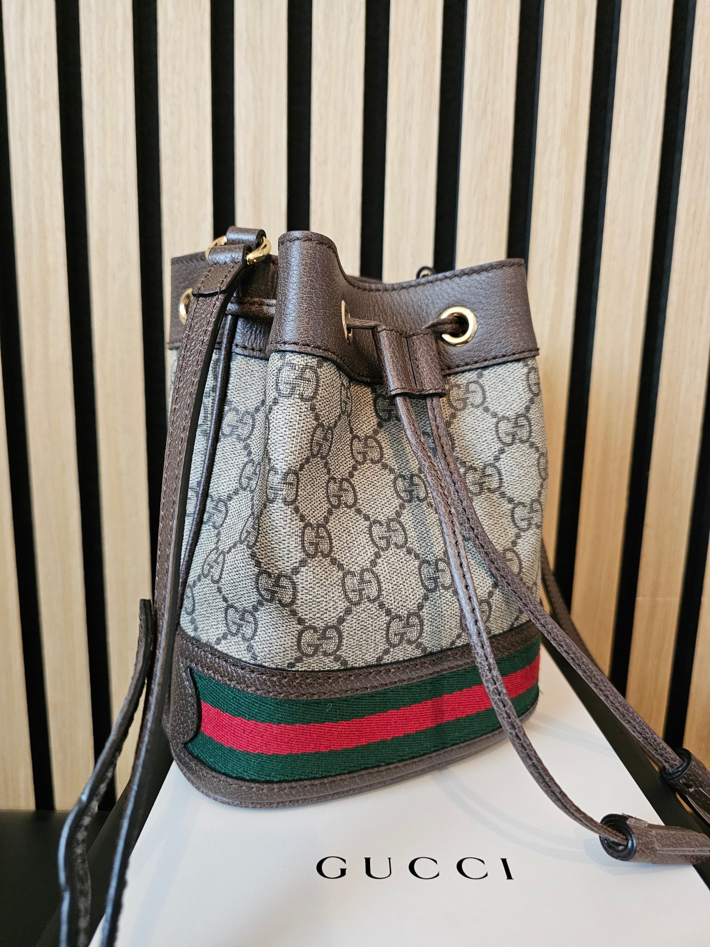 550620 - Gucci ophidia bucket bag, GG supreme kanvas.