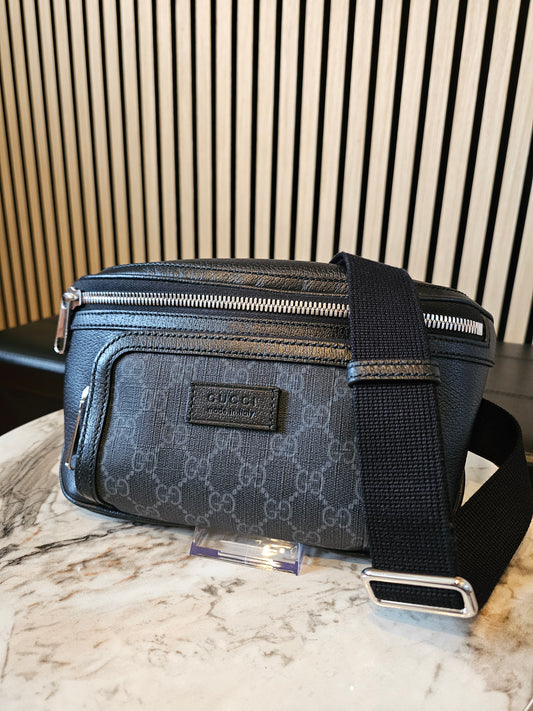 795463 - Gucci black beltbag, GG supreme.
