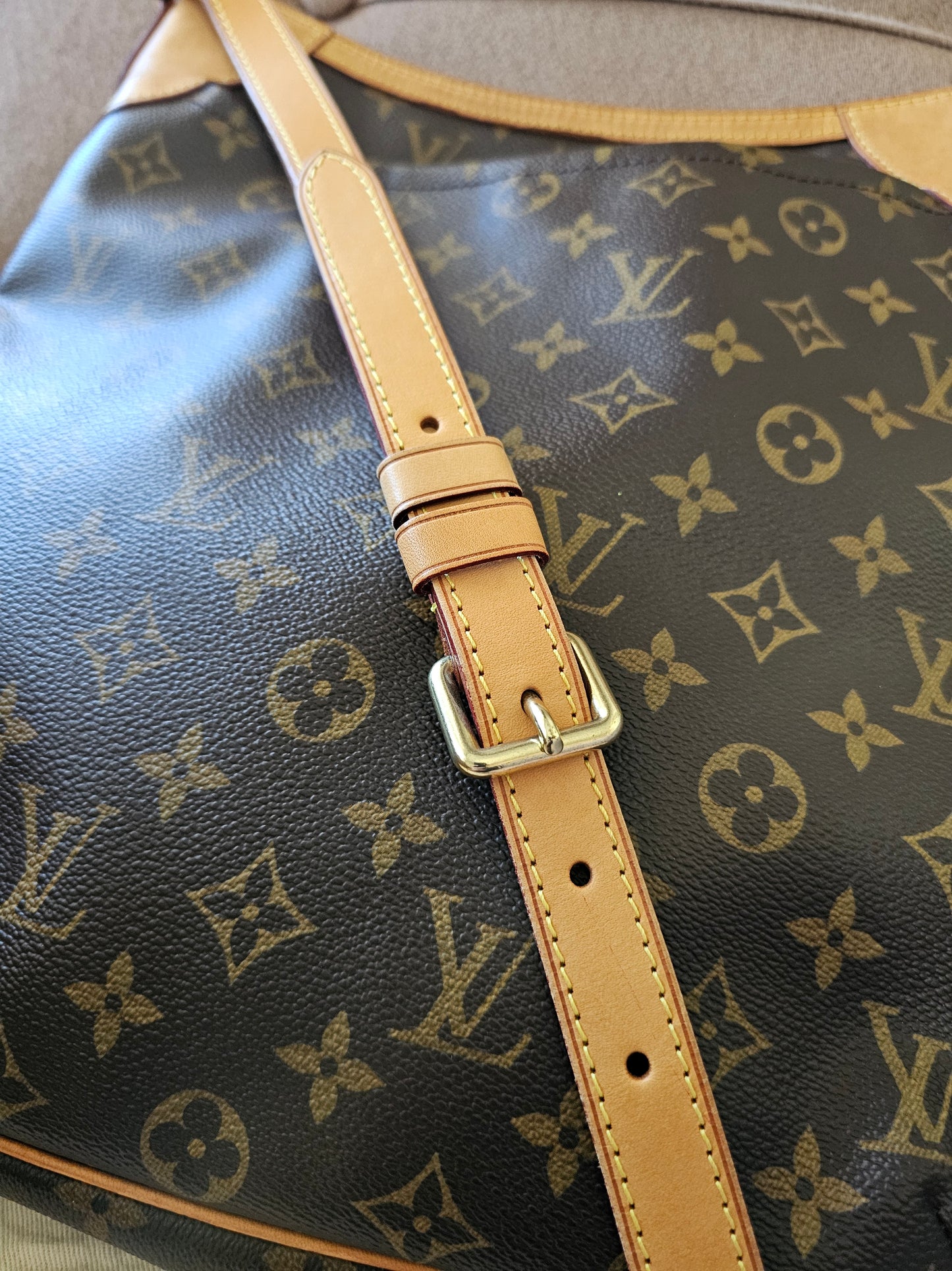 M56388 - Louis Vuitton Odeon GM, MNG. Kanvas.