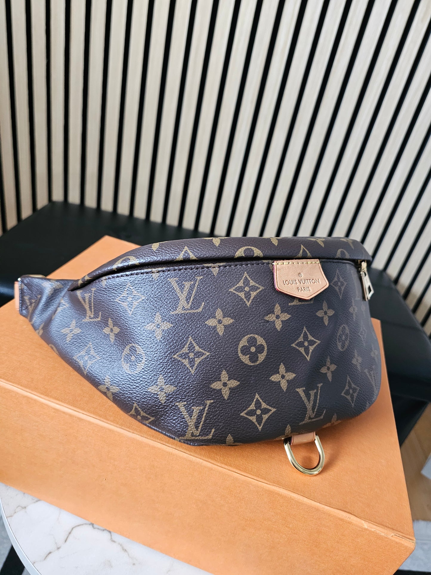 M43644- Louis Vuitton bumbag, MNG. Kanvas.