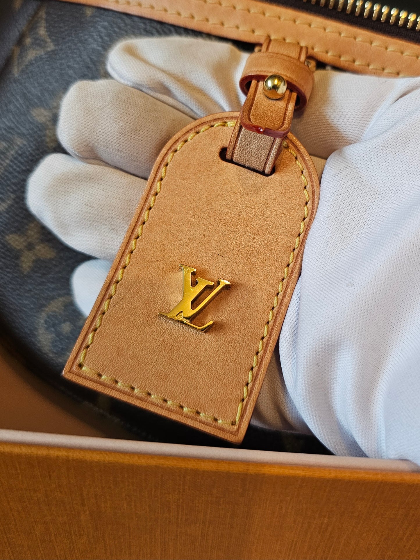M46784 - Louis Vuitton bumbag, High Rise in Monogram kanvas.
