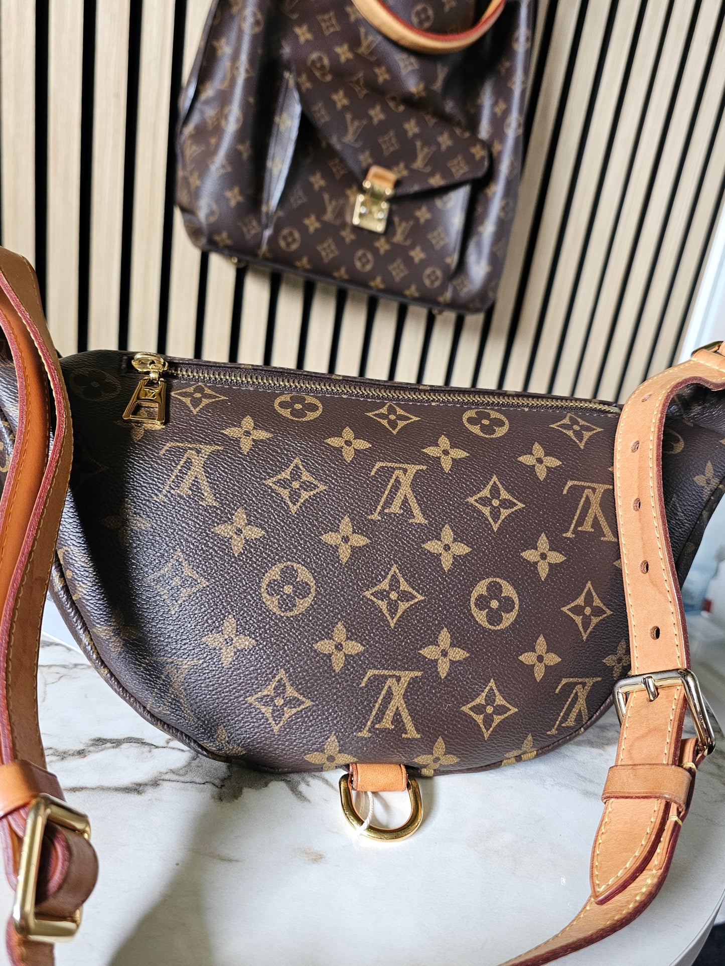 M43644 - Louis Vuitton bumbag, monogram kanvas.
