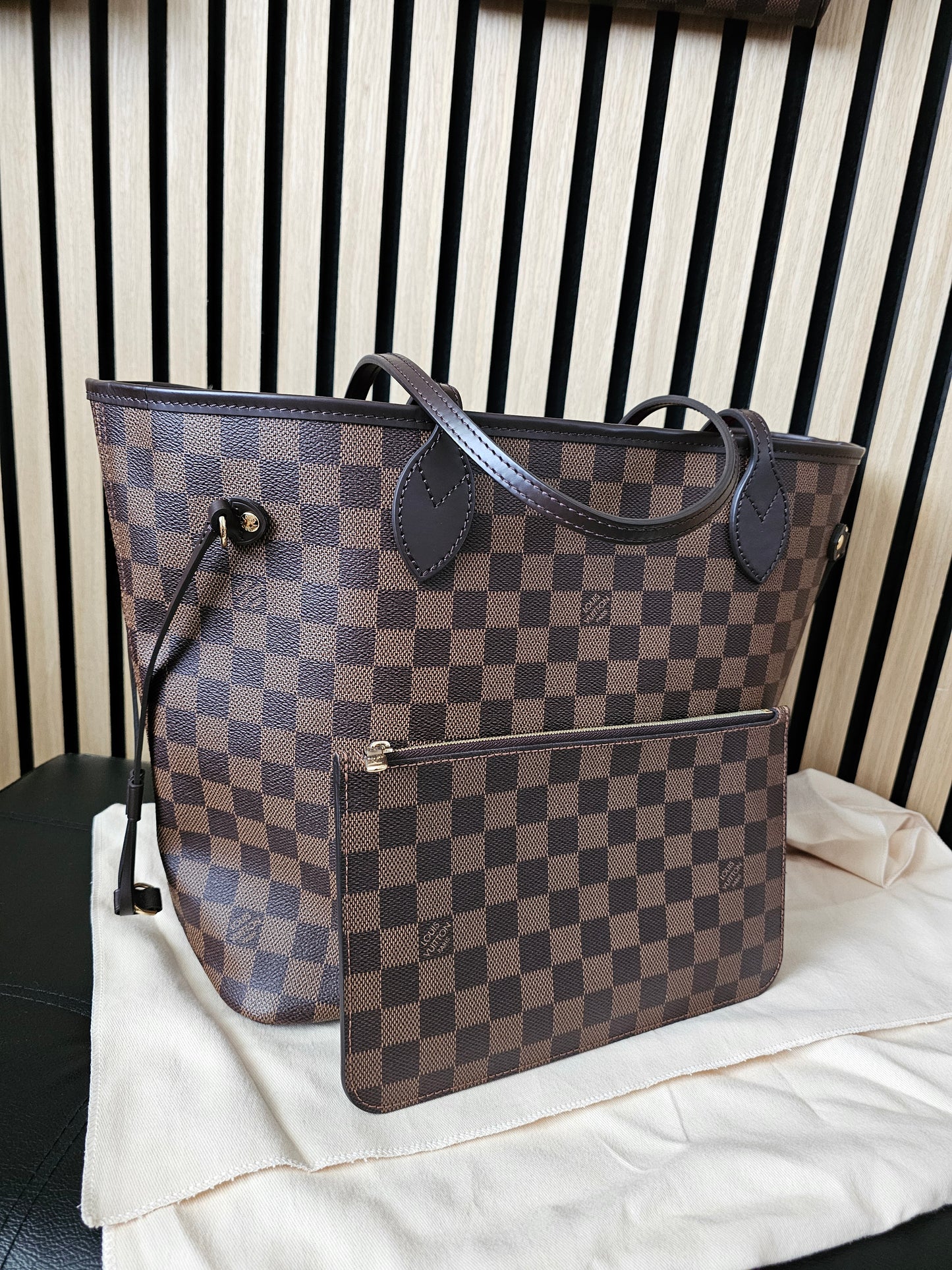 Louis Vuitton Neverfull MM, Damier ebene - Cerise.