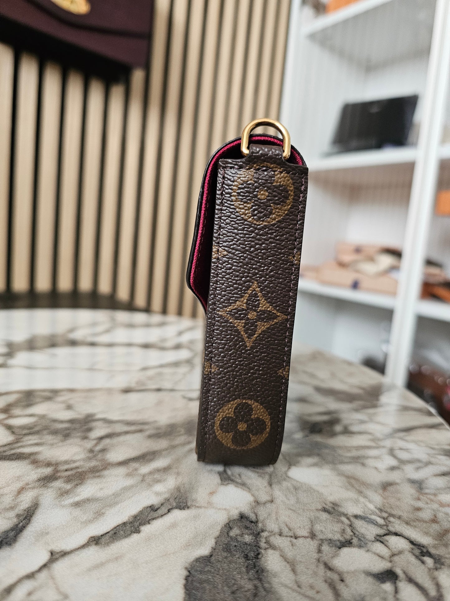 Felicie pochette i monogram kanvas.