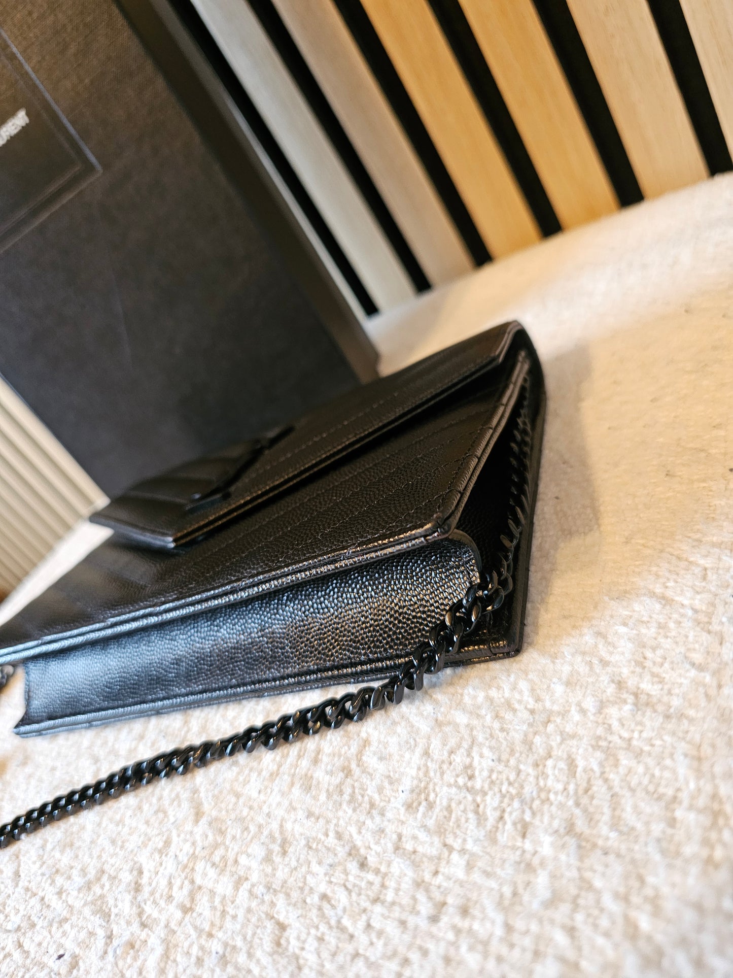 YSL - Saint Laurent Envelope chain wallet - Black.