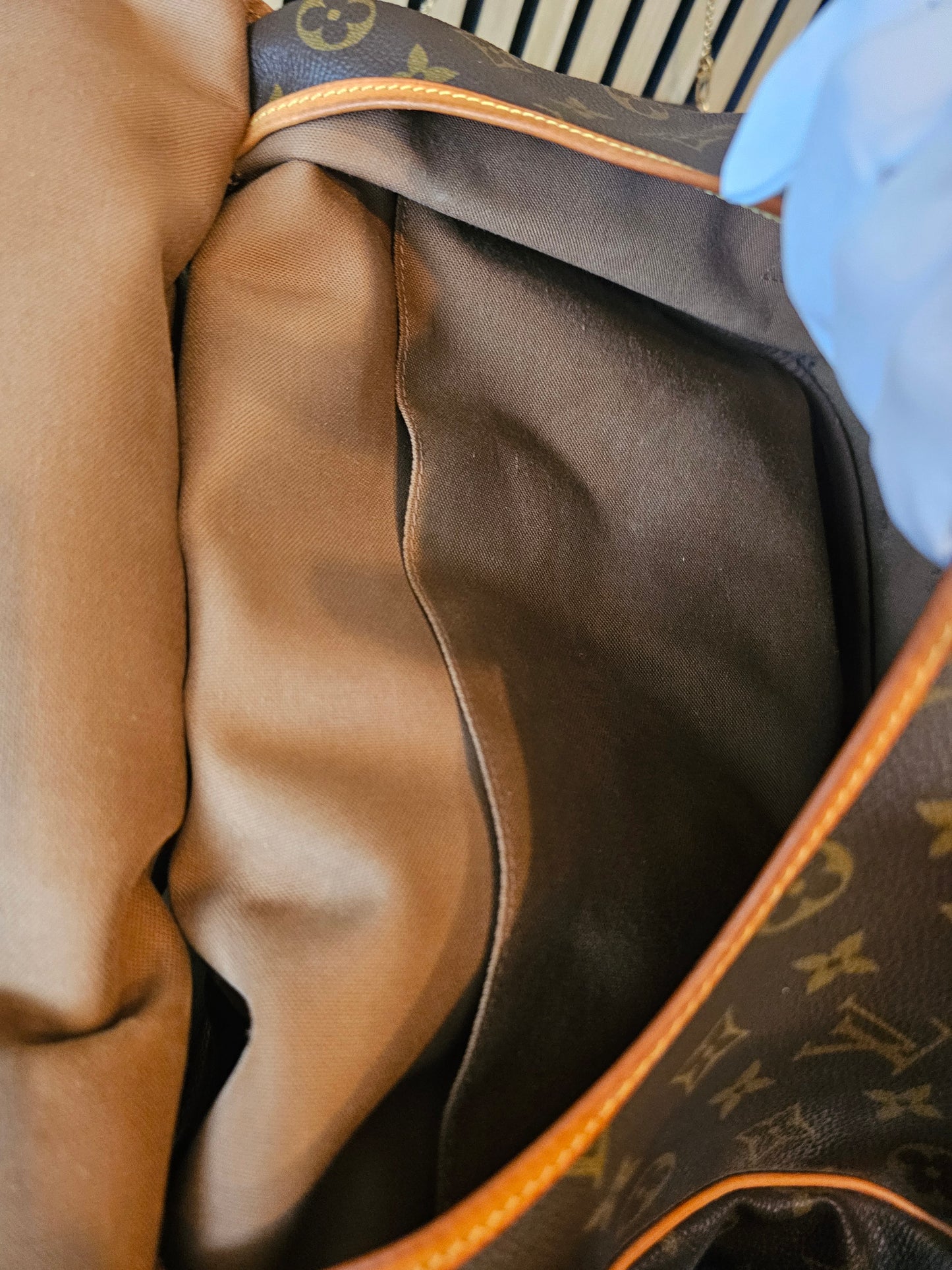 M42254 - Louis Vuitton bag, Saumur 35, MNG. Kanvas.